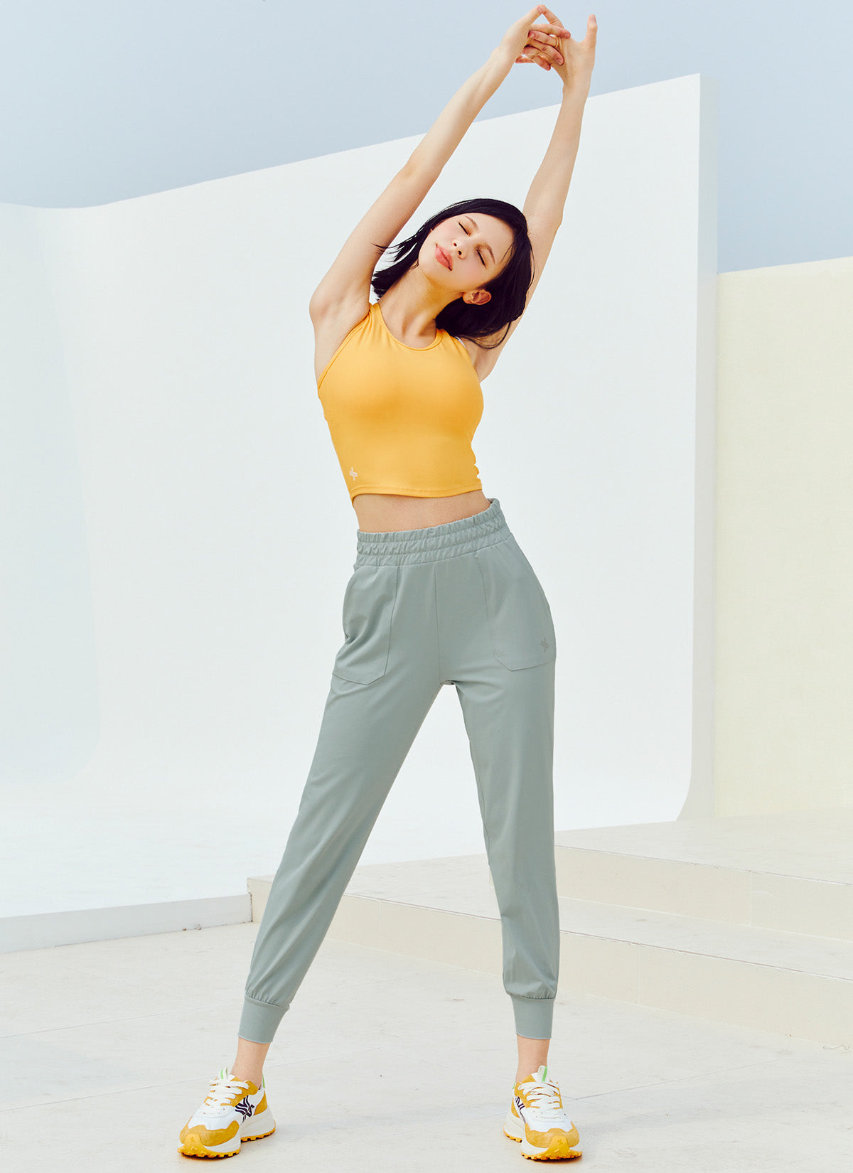 Medium Feather In Band Jogger Pants - Women's Lightweight Athletic Lounge Pants for Yoga, Running & Casual Wear
