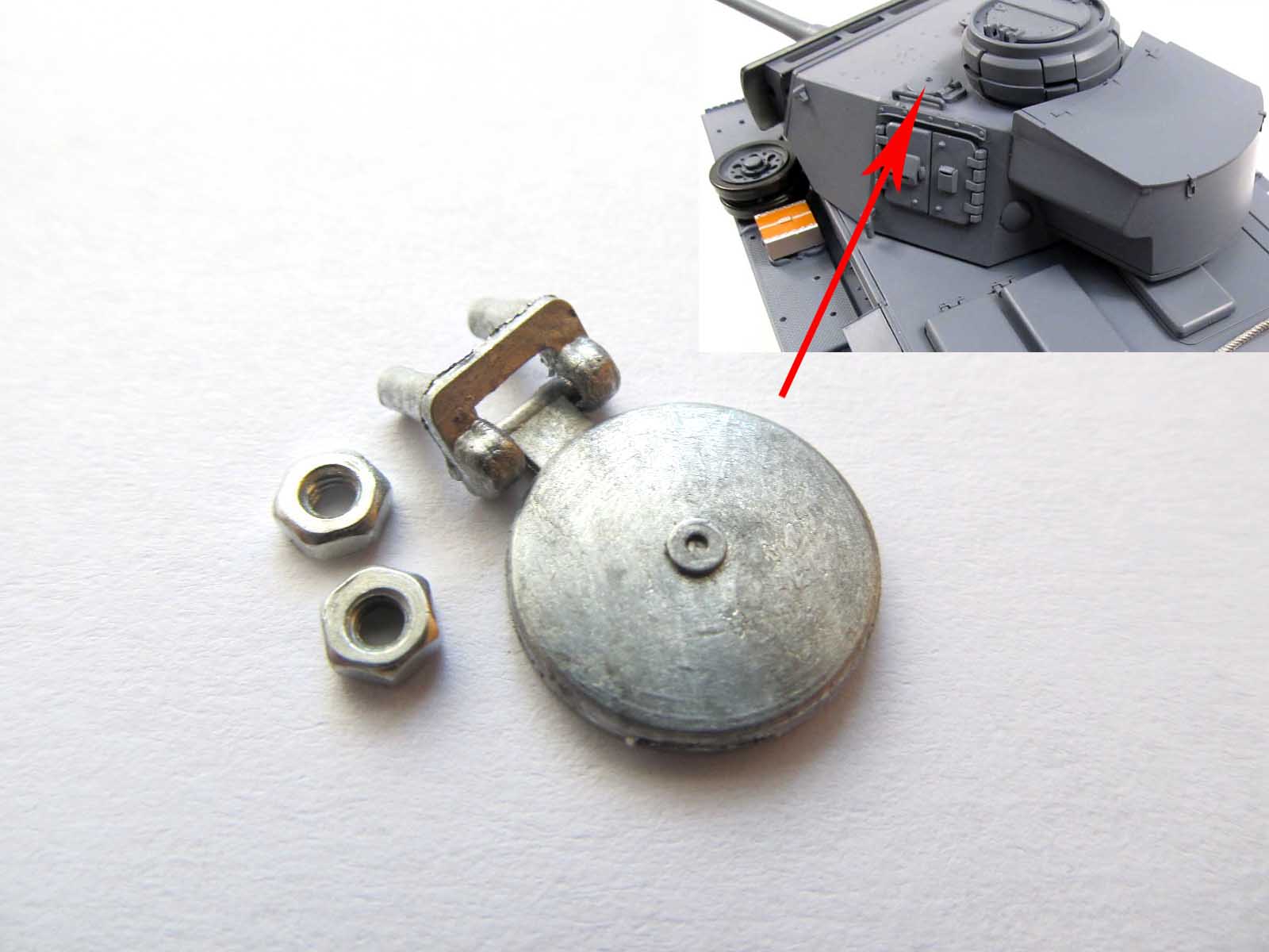 1/16 Scale Mato German Panzer III RTR RC Tank - Metal Spring Chassis, Torsion Bar Road Wheels, Machine Gun & Armored Fan Cover | WWII Military Model for Collectors & Battle Reenactments