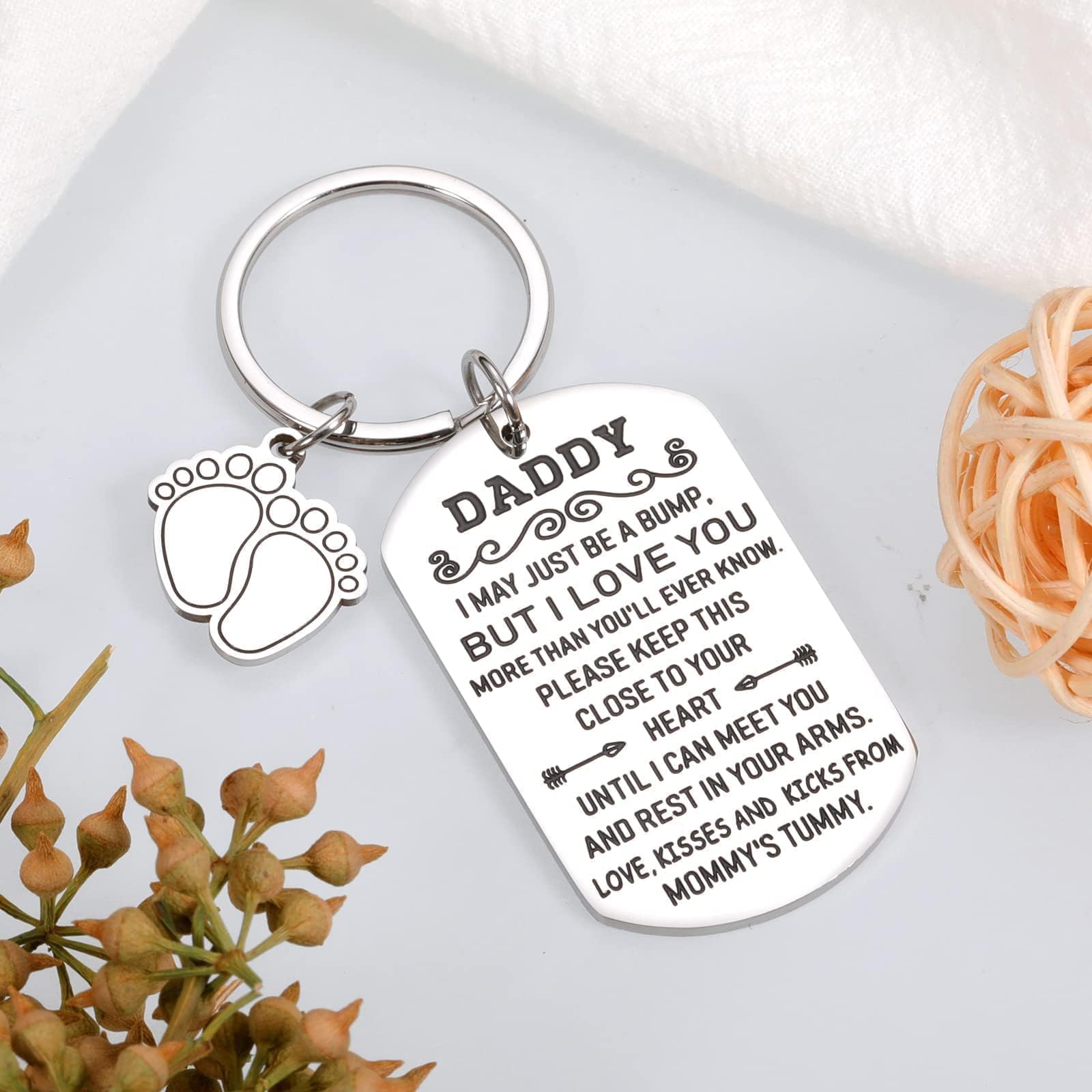 First Time Dad Gifts - Cute Baby Keychain for New Dads, Pregnancy Announcement & Baby Shower Gift for Expecting Fathers - Perfect Valentine's Day Present from Baby | Great for Father's Day, Gender Reveal & Special Occasions