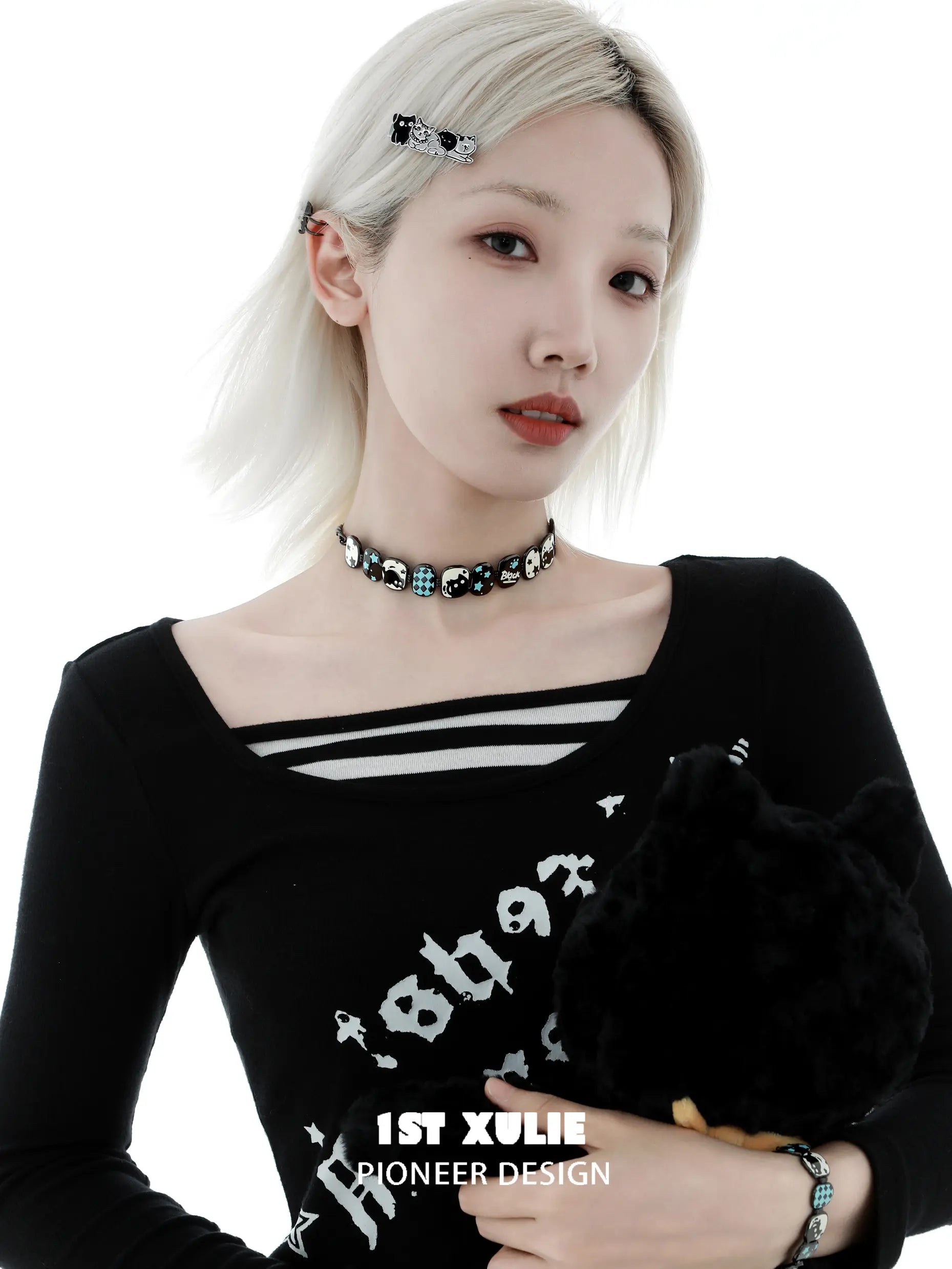 18K Platinum Plated Black Cat Choker Necklace - Playful Ghost Cat Design for Women, Perfect for Halloween, Cosplay & Gothic Fashion Accessories