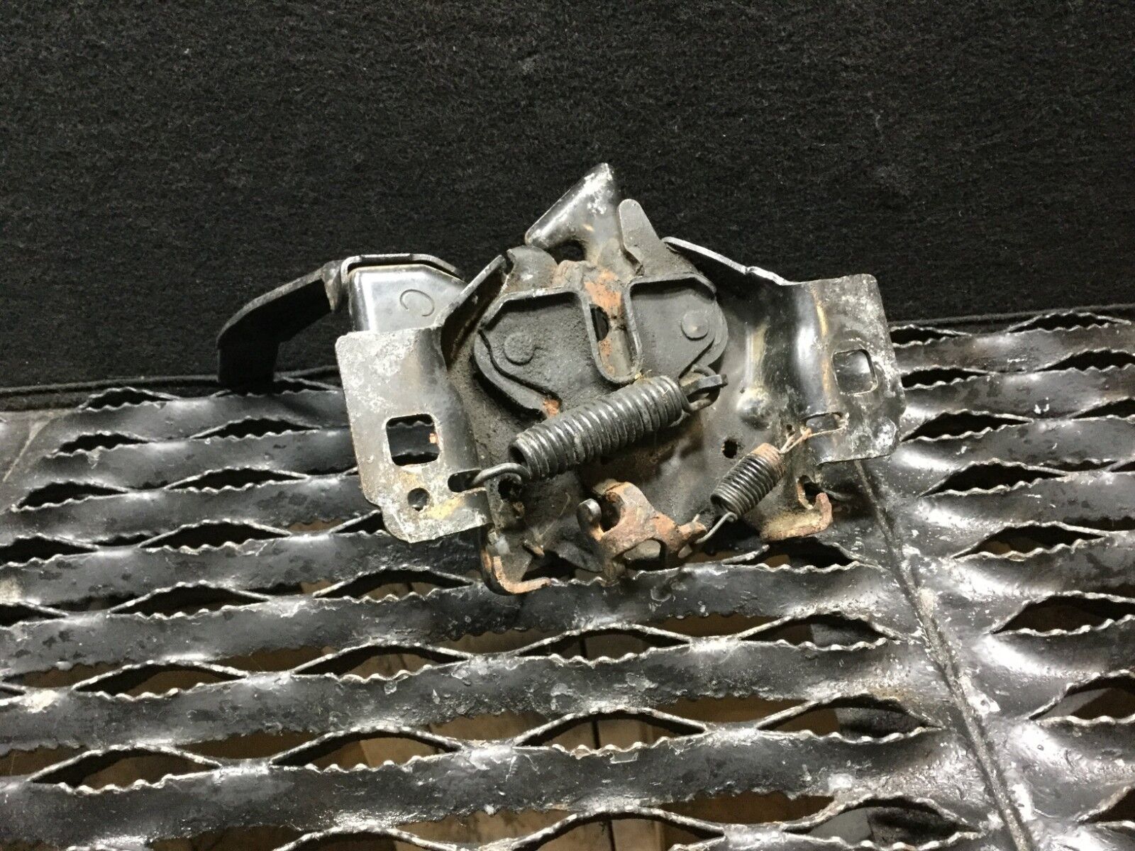 01-07 Ford Escape Hood Lock Latch OEM Replacement Part - Secure Your Vehicle for Off-Roading & Winter Storage