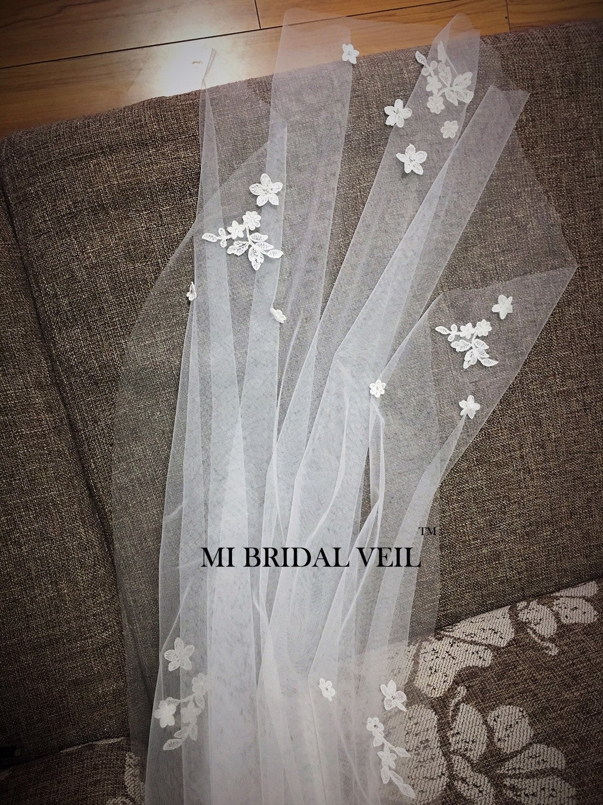 Elegant Lace Wedding Veil with Crystal Embellishments - Fingertip Length Bridal Veil for Romantic Ceremonies & Photo Shoots | Soft Petal Design for Brides & Formal Events