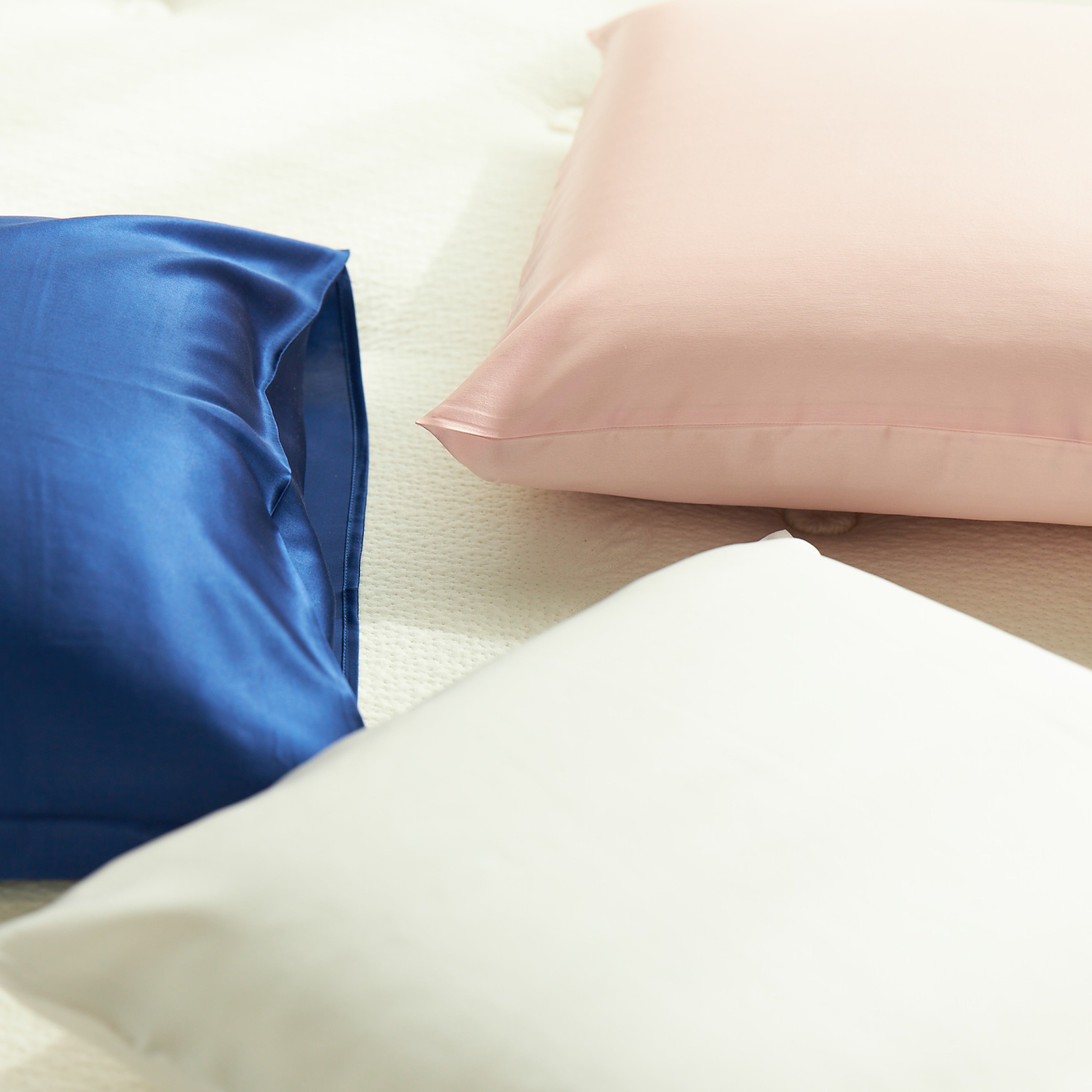 Premium 100% Mulberry Silk Pillowcase for Hair & Skin Care - Hypoallergenic, Anti-Wrinkle, Smooth & Cooling - Perfect for Beauty Sleep, Travel & Sensitive Skin