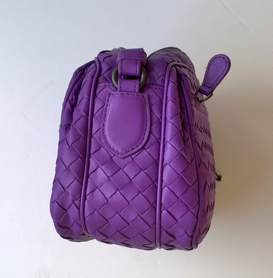 Bottega Veneta Purple Woven Leather Crossbody Bag for Women - Luxury Designer Handbag Perfect for Evening Events, Date Nights & Travel Accessories
