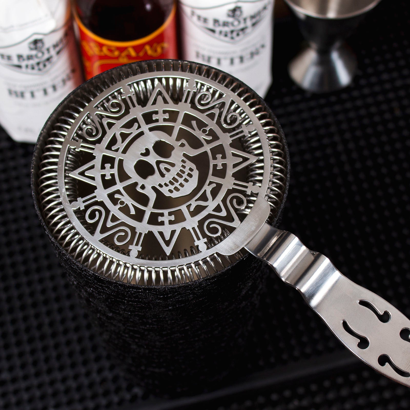 BarConic® Premium Skull Cocktail Strainer - No Prong Stainless Steel Bar Tool for Mixing Drinks, Cocktail Making, and Home Bartending - Perfect for Parties, Bars, and Home Entertaining