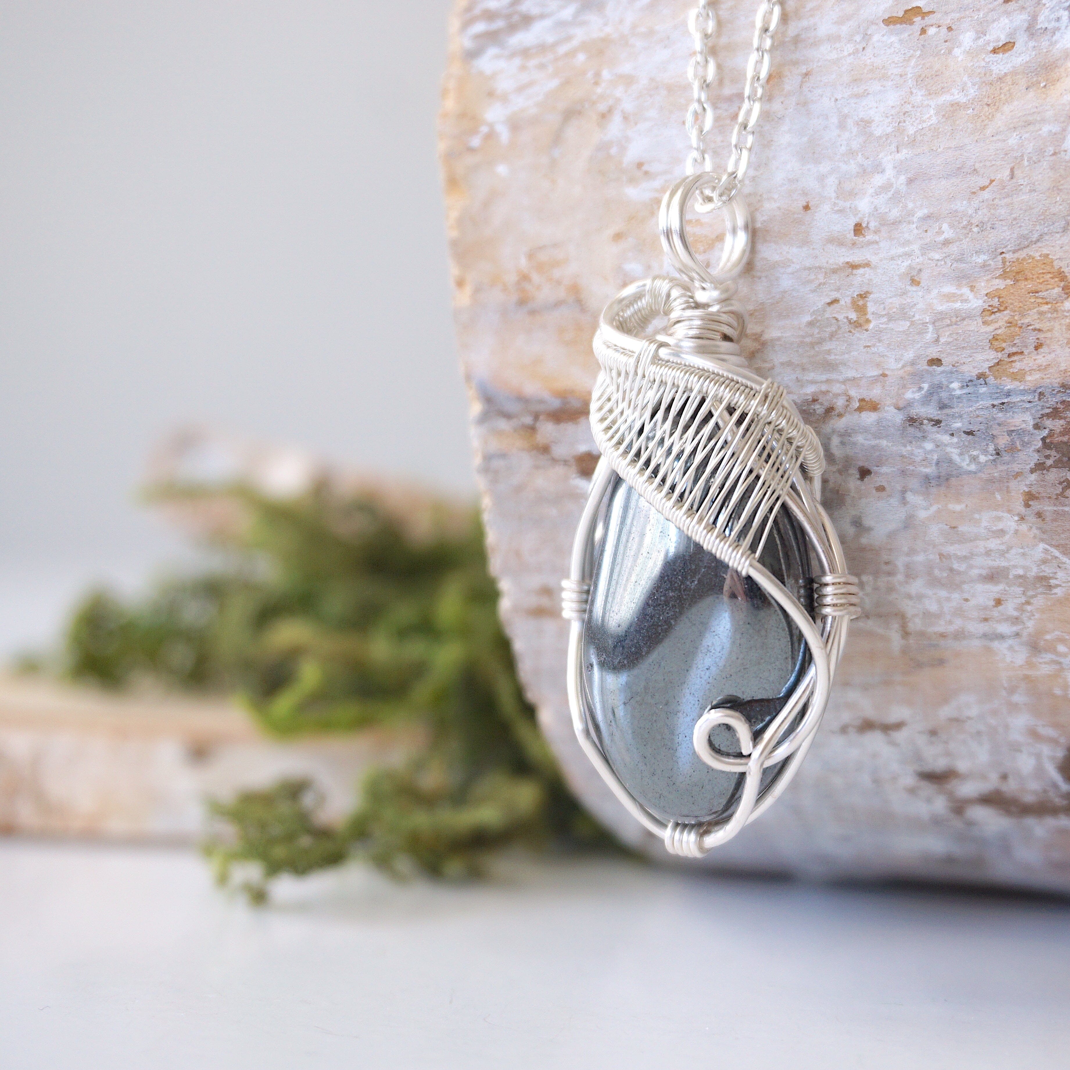 Hematite Crystal Pendant Necklace for Women - Healing Stone Jewelry with Magnetic Properties | Perfect for Meditation, Energy Balancing & Spiritual Protection