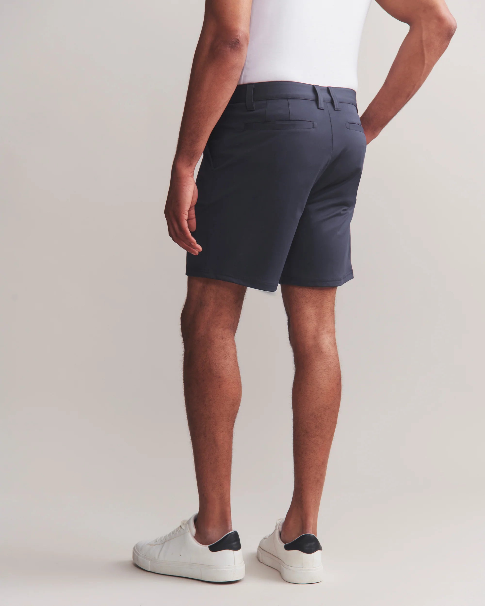 Rhone Men's 7 Inch Commuter Shorts - Lightweight Quick-Dry Workout Running Gym Shorts with Pockets - Perfect for Training, Travel & Everyday Wear