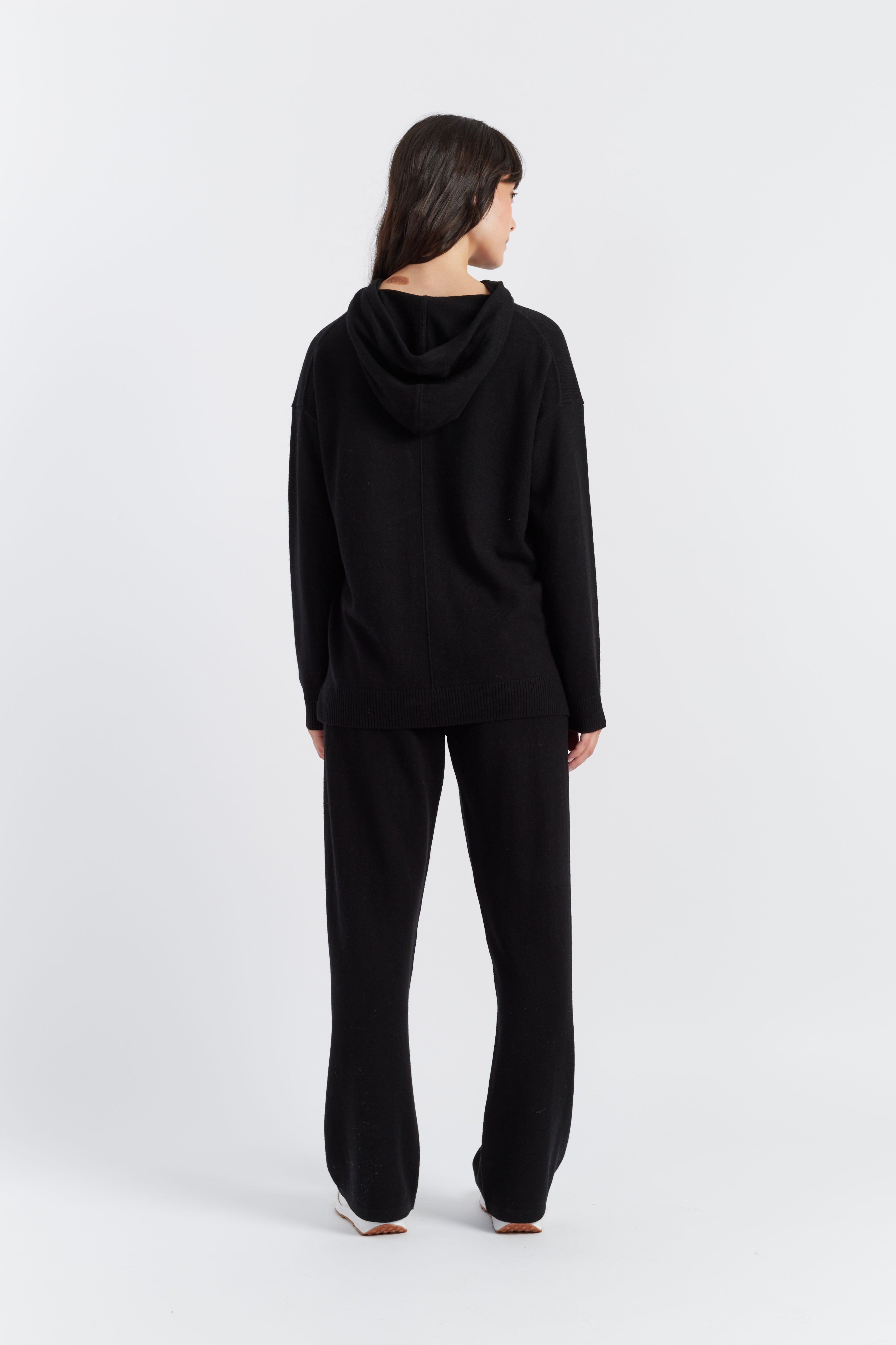 Premium Black Wool Cashmere Relaxed Hoodie for Women & Men - Soft Warm Winter Pullover for Casual Wear & Outdoor Activities