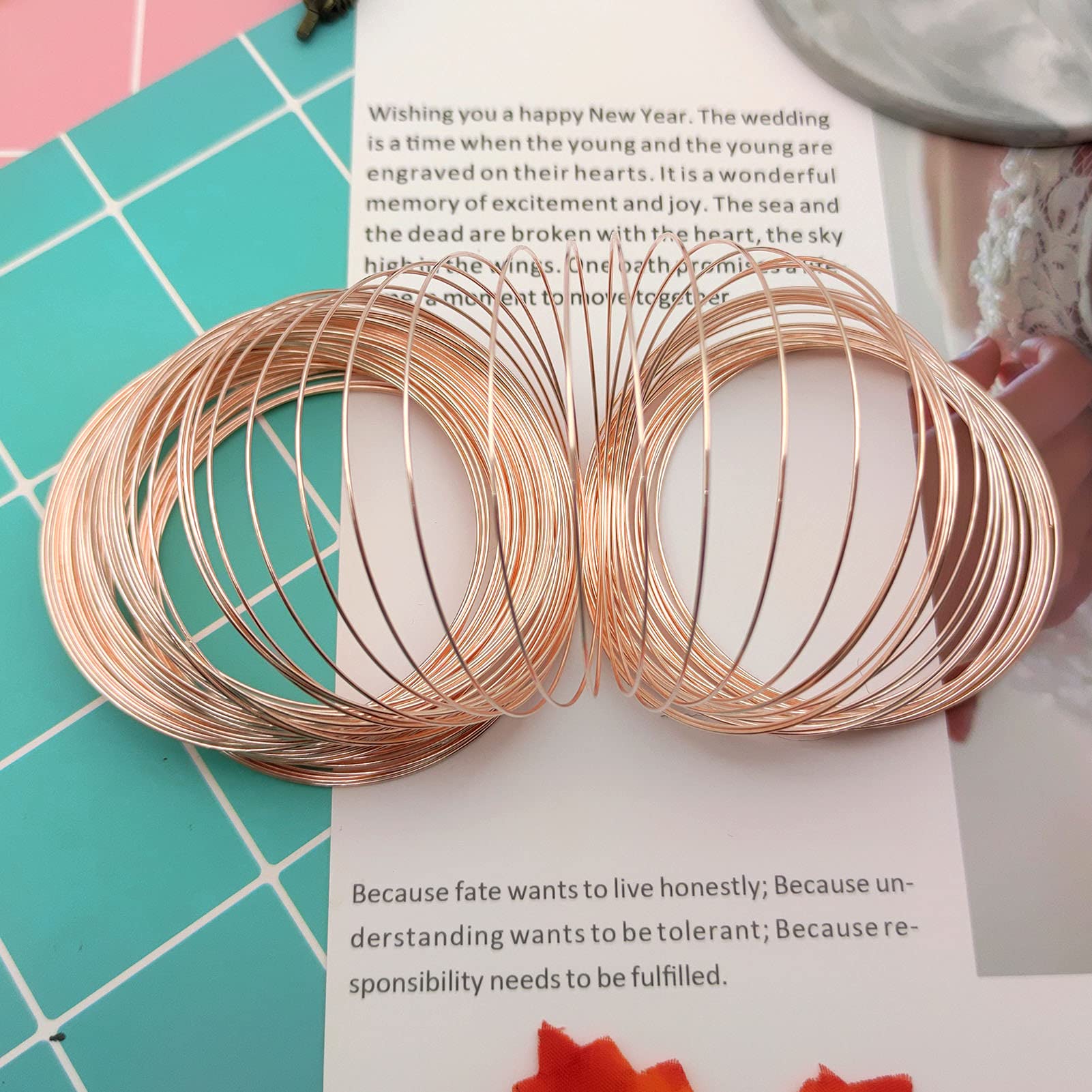 300 Loops Jewelry Wire Memory Beading Wire for Bracelet Making - Rose Gold Jewelry Beading Wire, Memory Steel Wire for DIY Jewelry, Crafts, Art Creation (Perfect for Bracelets, Necklaces & Handmade Gifts)