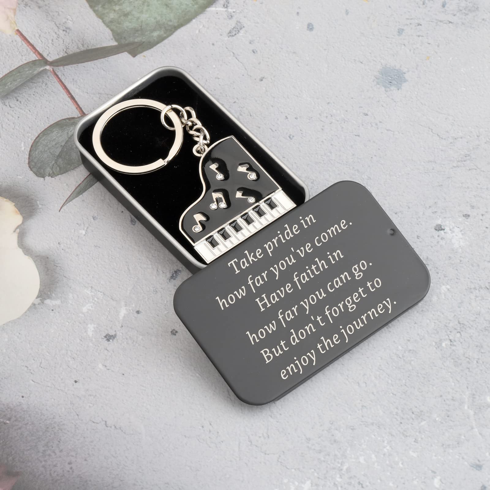 FUSTMW Piano Keychain - Perfect Gift for Piano Lovers, Teachers & Students - Graduation Present for Musicians - Great for Piano Practice, Music Lessons & Special Occasions