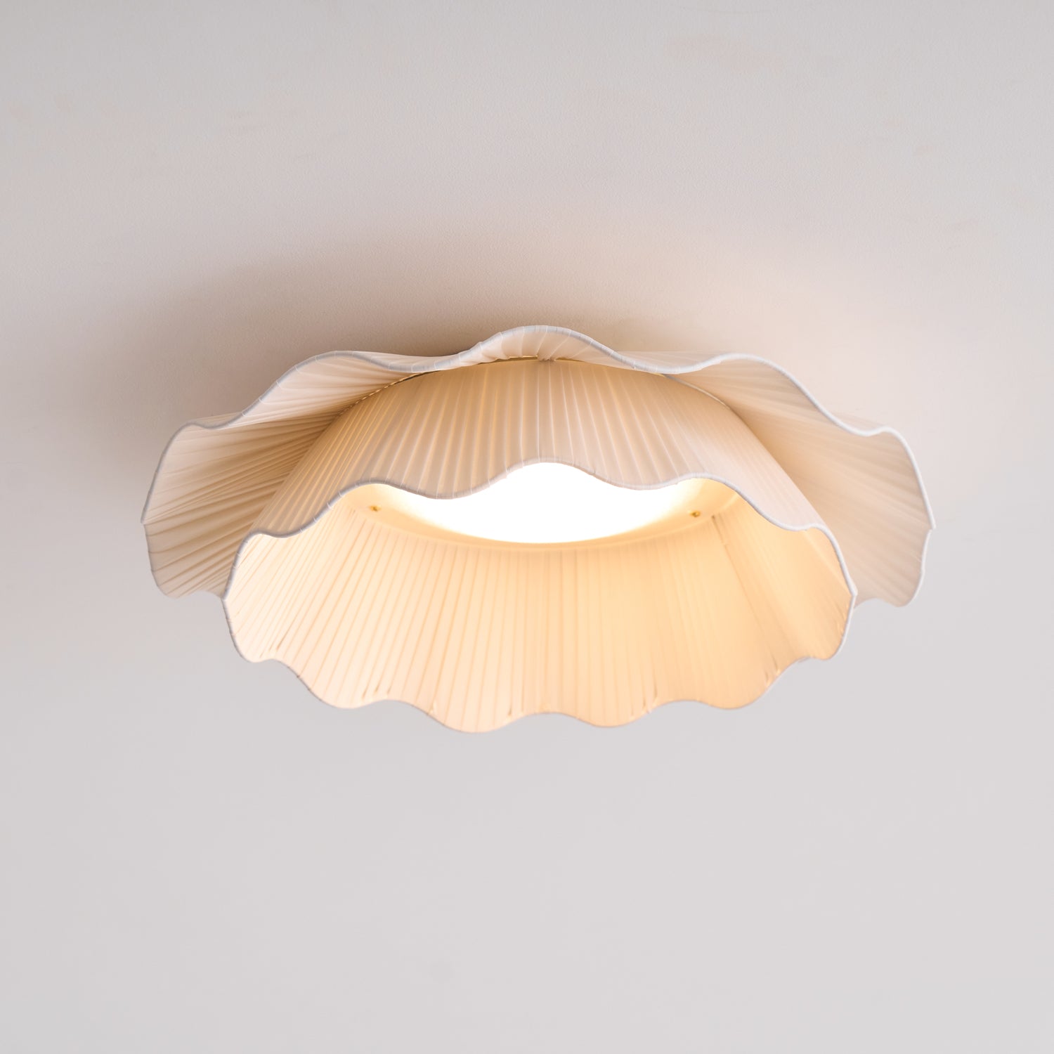 Arwen Fabric Wave Ceiling Lamp - Modern Boho Pendant Light for Living Room, Bedroom & Dining Room - Soft Ambient Lighting for Home Decor