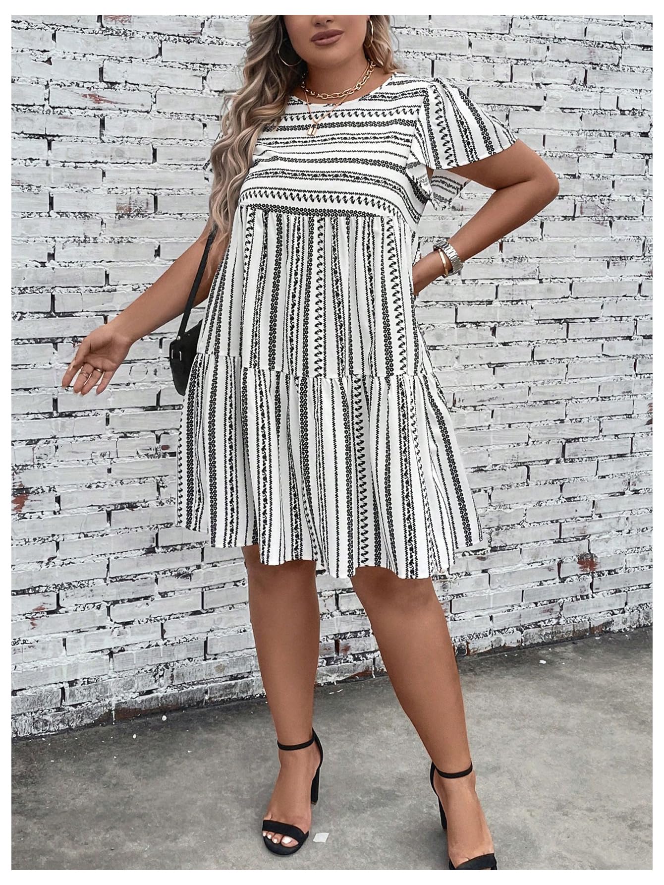 Stylish Plus Size Women's Striped Smock Dress - Short Sleeve Round Neck Button Back Mini Dress for Casual Wear, Summer Outfits & Beach Vacations