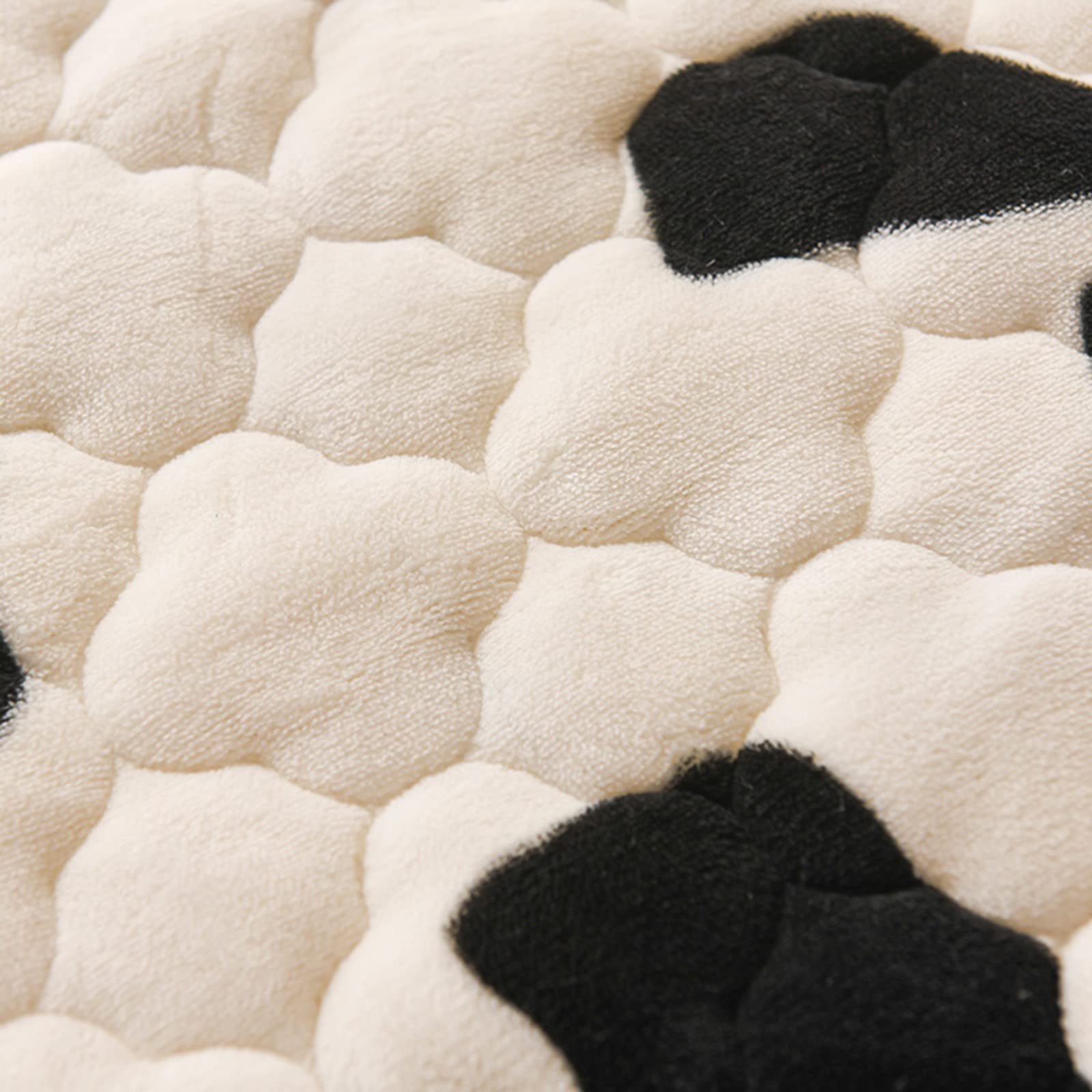 Pangzi Cow Print Flannel Fitted Sheet - Velvet Plush Soft Heavyweight Non-Slip Mattress Protector Cover for Queen Size Bed - Perfect for Winter Warmth and Farmhouse Style Bedroom Decor