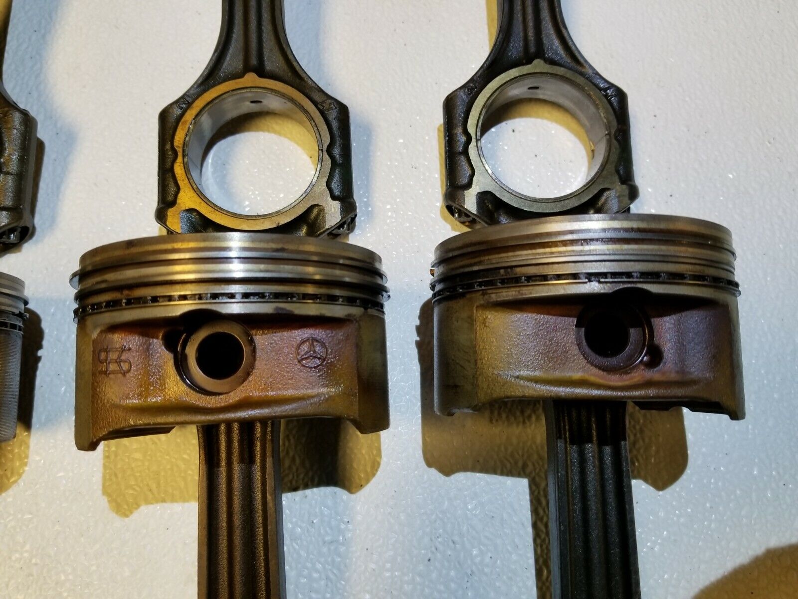 Original OEM 03-06 Mercedes CL500 Connecting Rod with Piston Set (8pcs) - Compatible with M113 5.0L Engine - Perfect for Engine Rebuild & Performance Upgrades