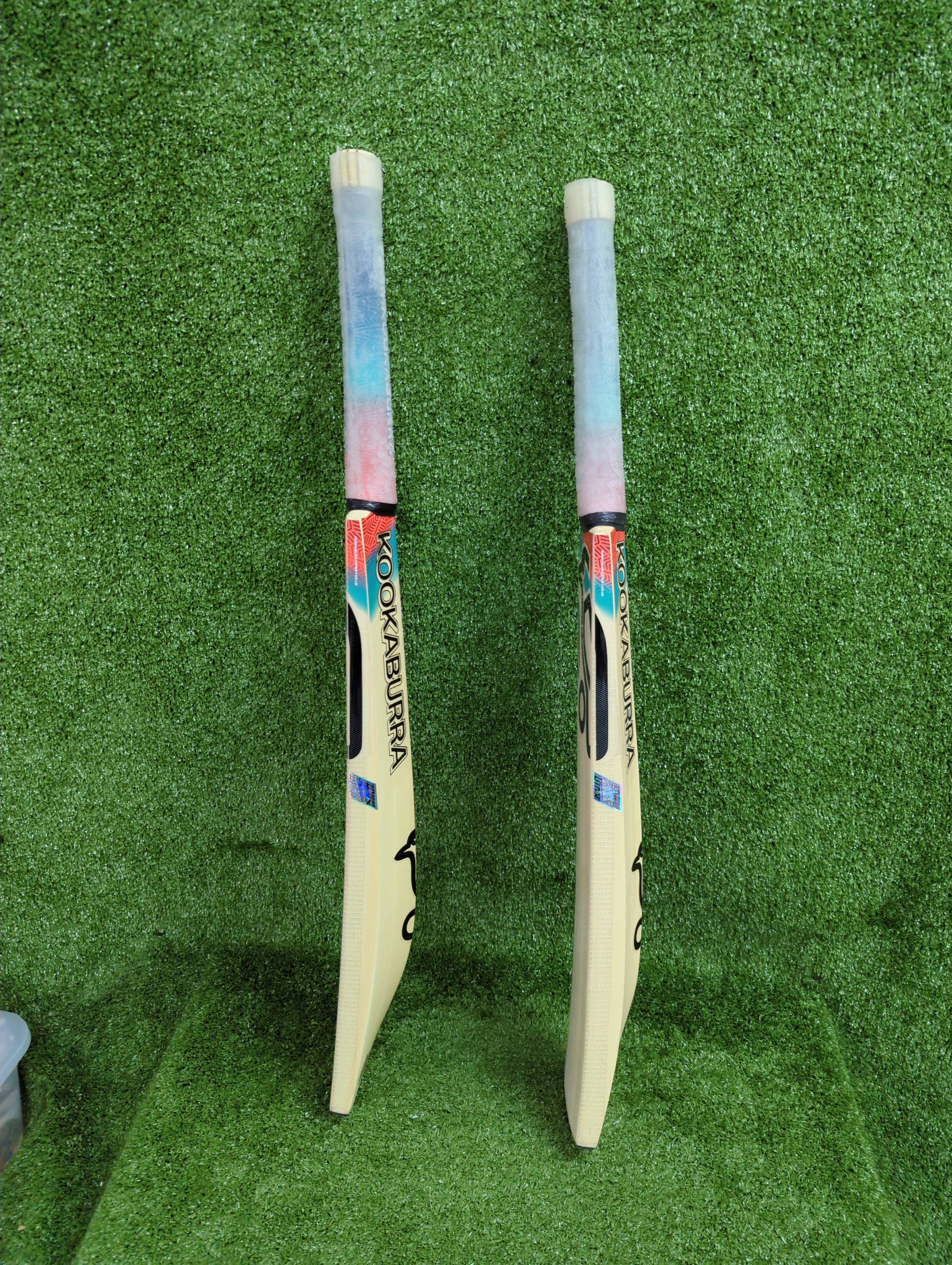 Kookaburra Aura 6.5 Junior Youth English Willow Cricket Bat - Perfect for Young Cricket Players & Training Sessions