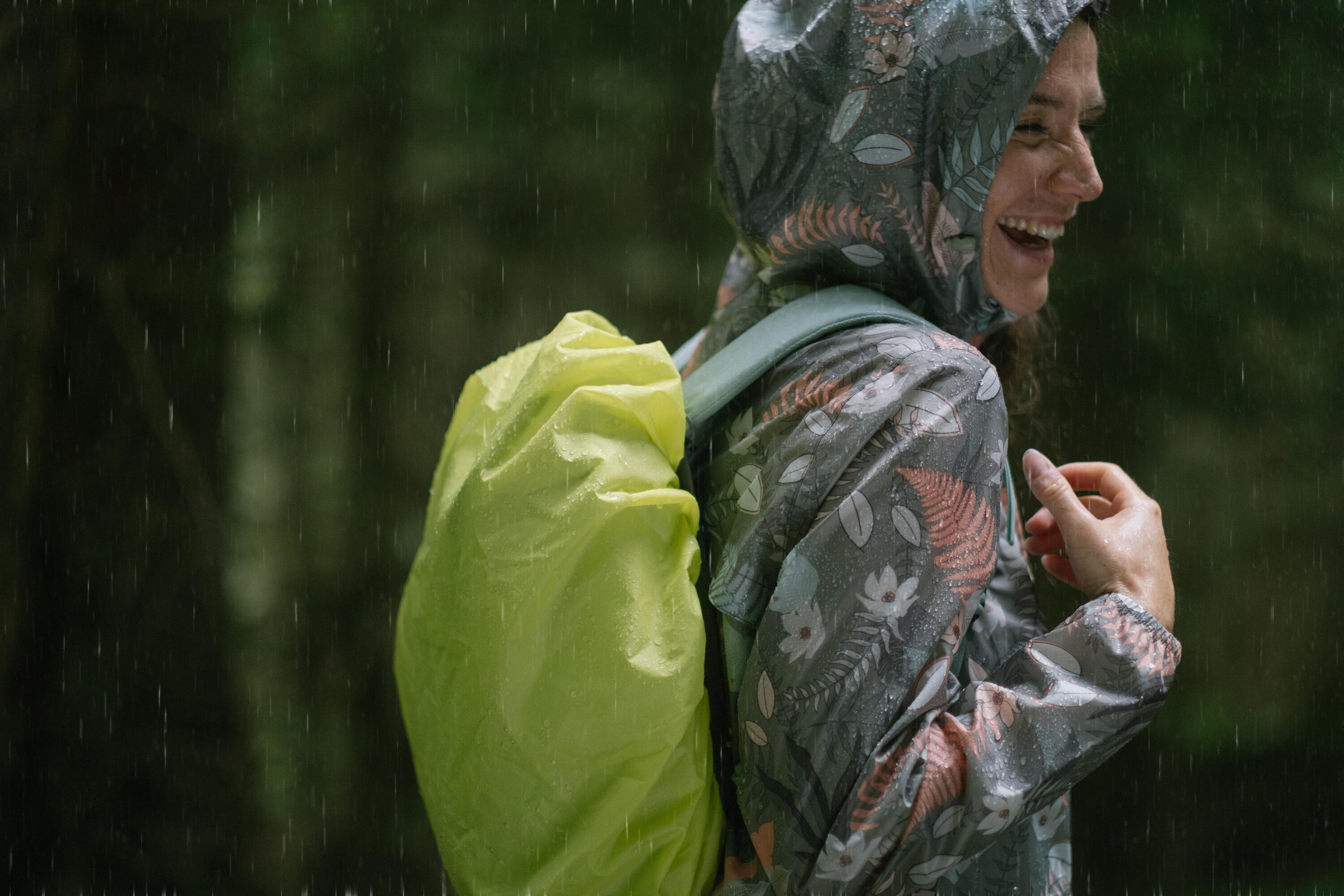Quechua 10-20L Lightweight Hiking Backpack with Waterproof Rain Cover - Perfect for Outdoor Adventures, Camping & Travel