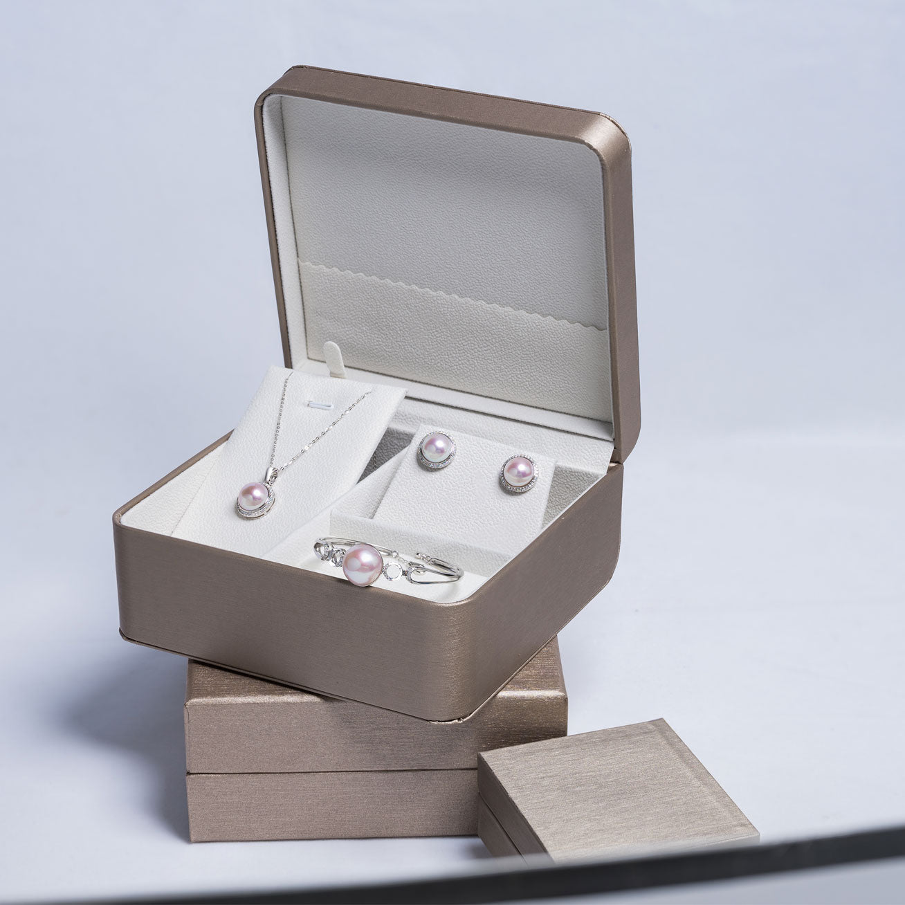 18K Gold Diamond & Pearl Dome Earrings for Women | Elegant Edison Pearl Stud Earrings KE00122 | Perfect for Weddings, Parties & Special Occasions