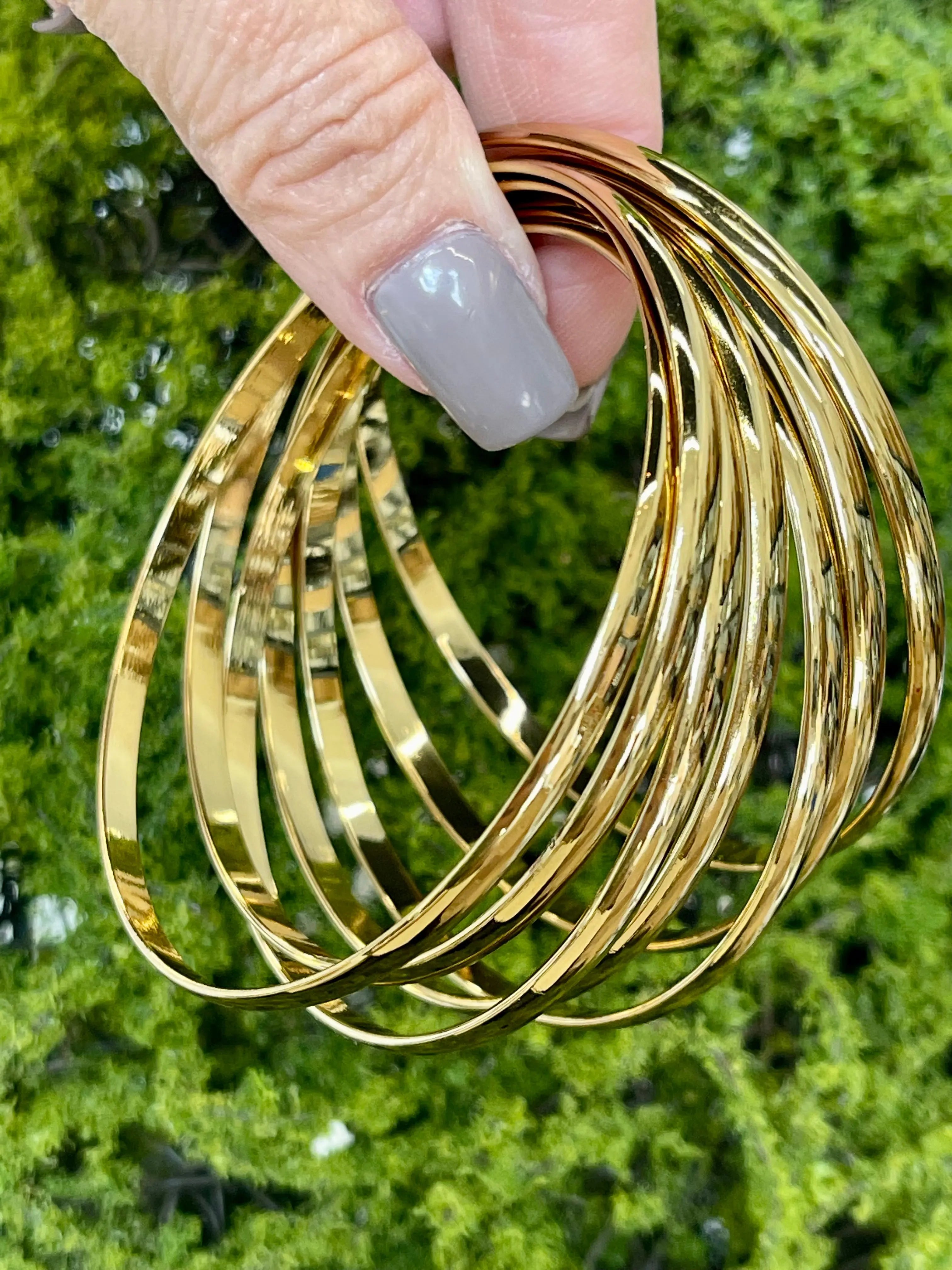 Elegant Semanario Gold Bangle Set for Women - 14K Gold Plated Stackable Bracelets - Perfect for Weddings, Parties & Everyday Wear