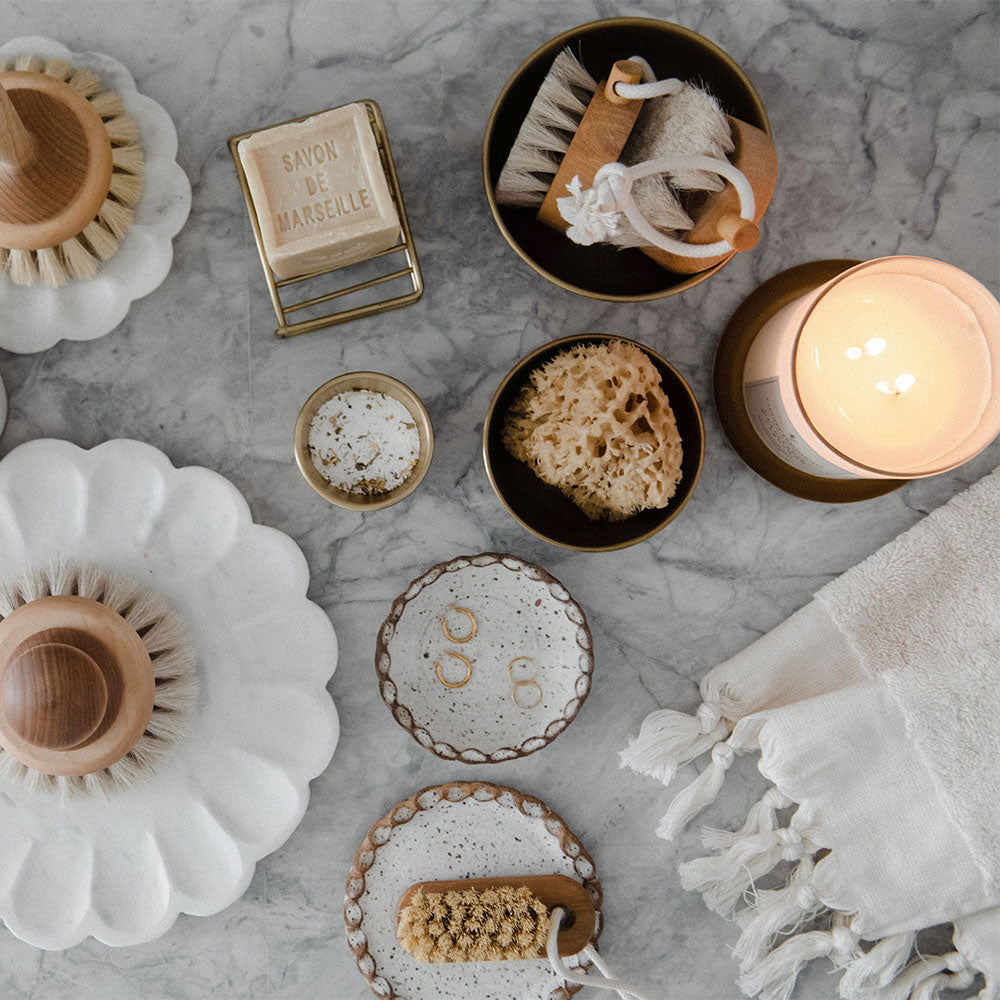 Elegant Ceramic Scalloped Dish - Lightweight & Durable Serving Plate for Desserts, Appetizers & Home Decor | Perfect for Parties, Weddings & Everyday Use