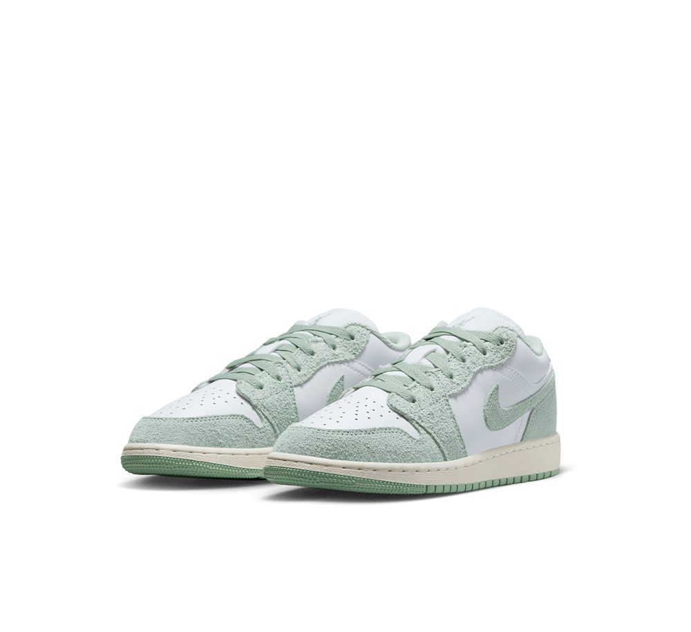 AIR JORDAN 1 LOW SE (GS) Basketball Shoes for Girls - Lightweight Sneakers for Running, Training & Casual Wear - Perfect for School, Sports & Everyday Fashion