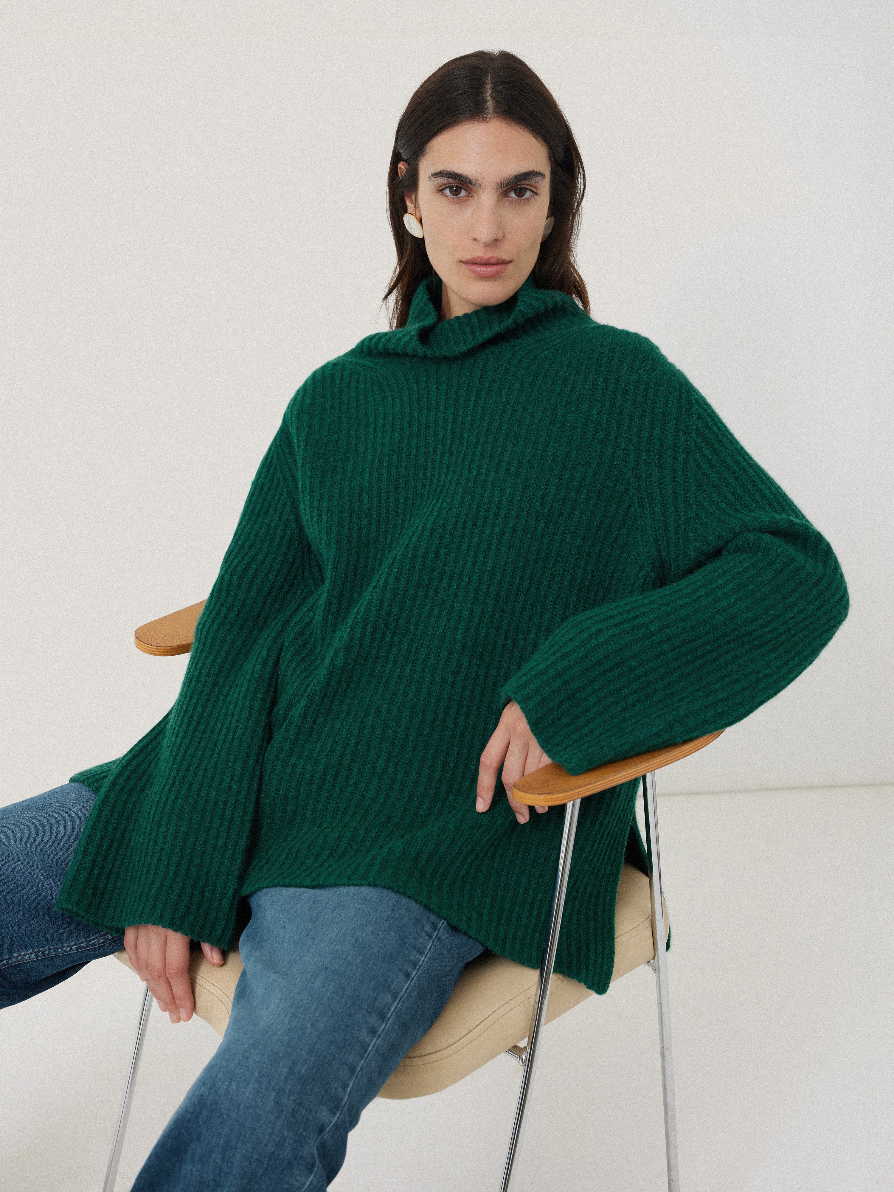 Premium Faroe Fisherman's Rib Knit Sweater for Men & Women | Cozy Green Wool Pullover | Perfect for Winter, Outdoor Activities & Casual Wear