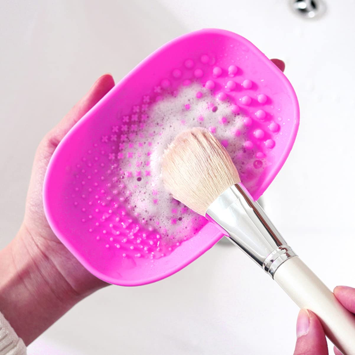 EXCLUZO Silicone Makeup Brush Cleaner - Durable Scrubber Board & Cleaning Pad for Washing Cosmetic Brushes - Perfect for Home, Salon, and Travel Use (1pc)