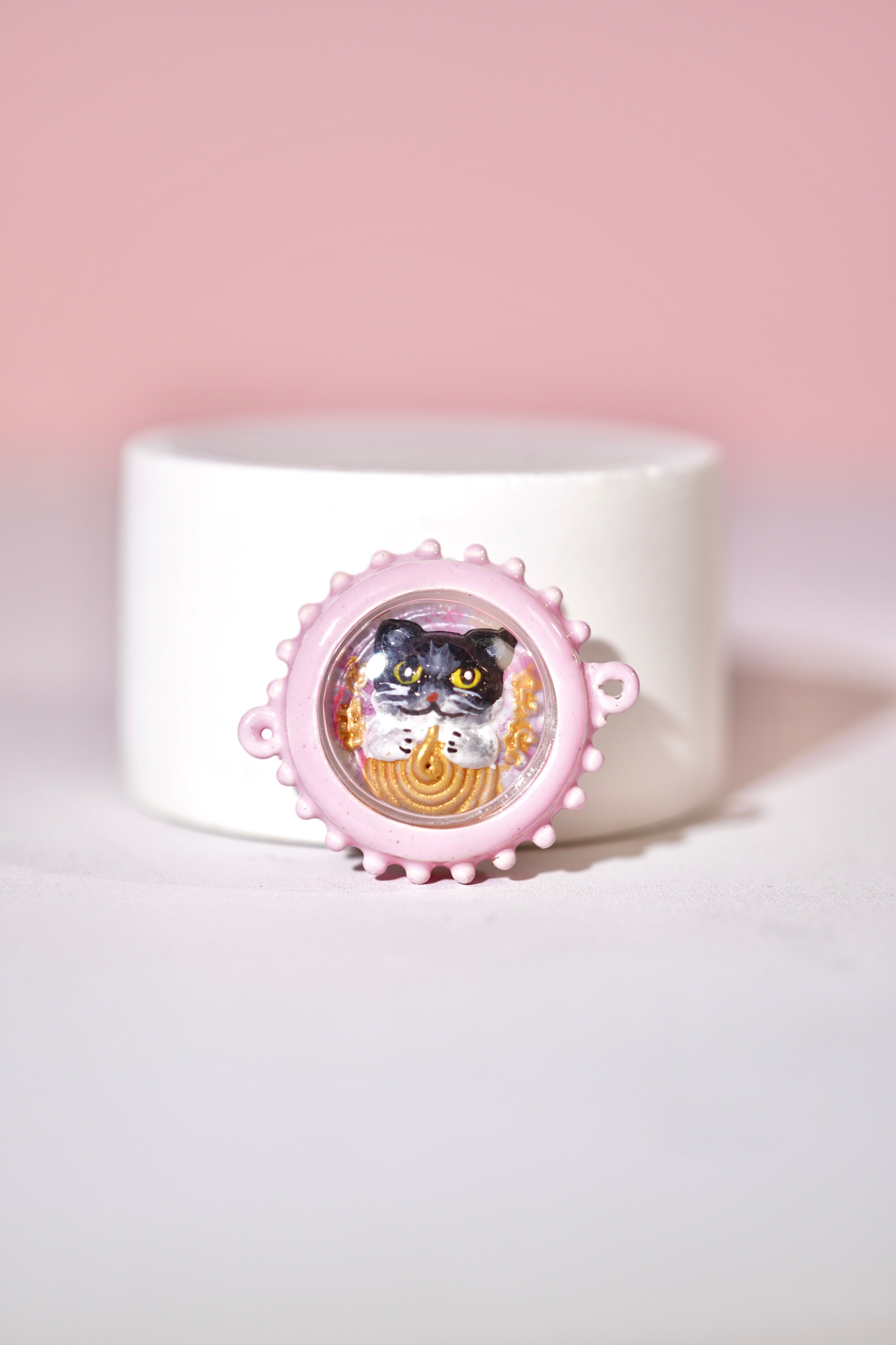 Vibrant Cat Ball Amulet - Cute Cat Lover Jewelry for Women & Girls - Perfect Gift for Cat Enthusiasts, Birthday & Christmas (Ideal for Everyday Wear, Parties & Special Occasions)