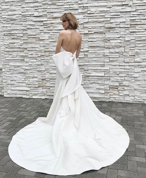 Allison Webb Kingsland 4803 Sample Gown - Elegant Wedding Dress for Bridesmaids & Formal Events - Perfect for Church Ceremonies, Prom & Special Occasions