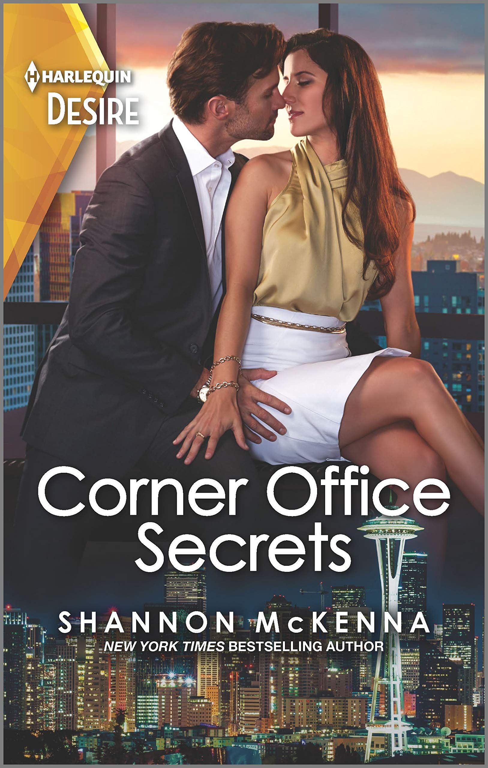 Corner Office Secrets: A Steamy Office Romance Novel with a Twist (Men of Maddox Hill Book 2) - Perfect for Beach Reading & Romantic Getaways