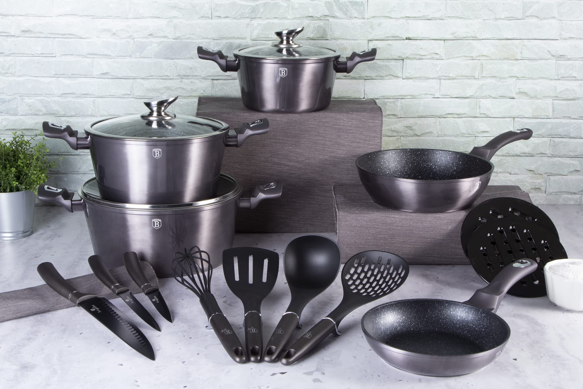 Berlinger Haus 17-Piece Nonstick Cookware Set with Utensils & Knives - Induction Compatible Pots & Pans with Ergonomic Handles, Dishwasher Safe (Silver) - Perfect for Home Cooking, Meal Prep & Professional Chefs