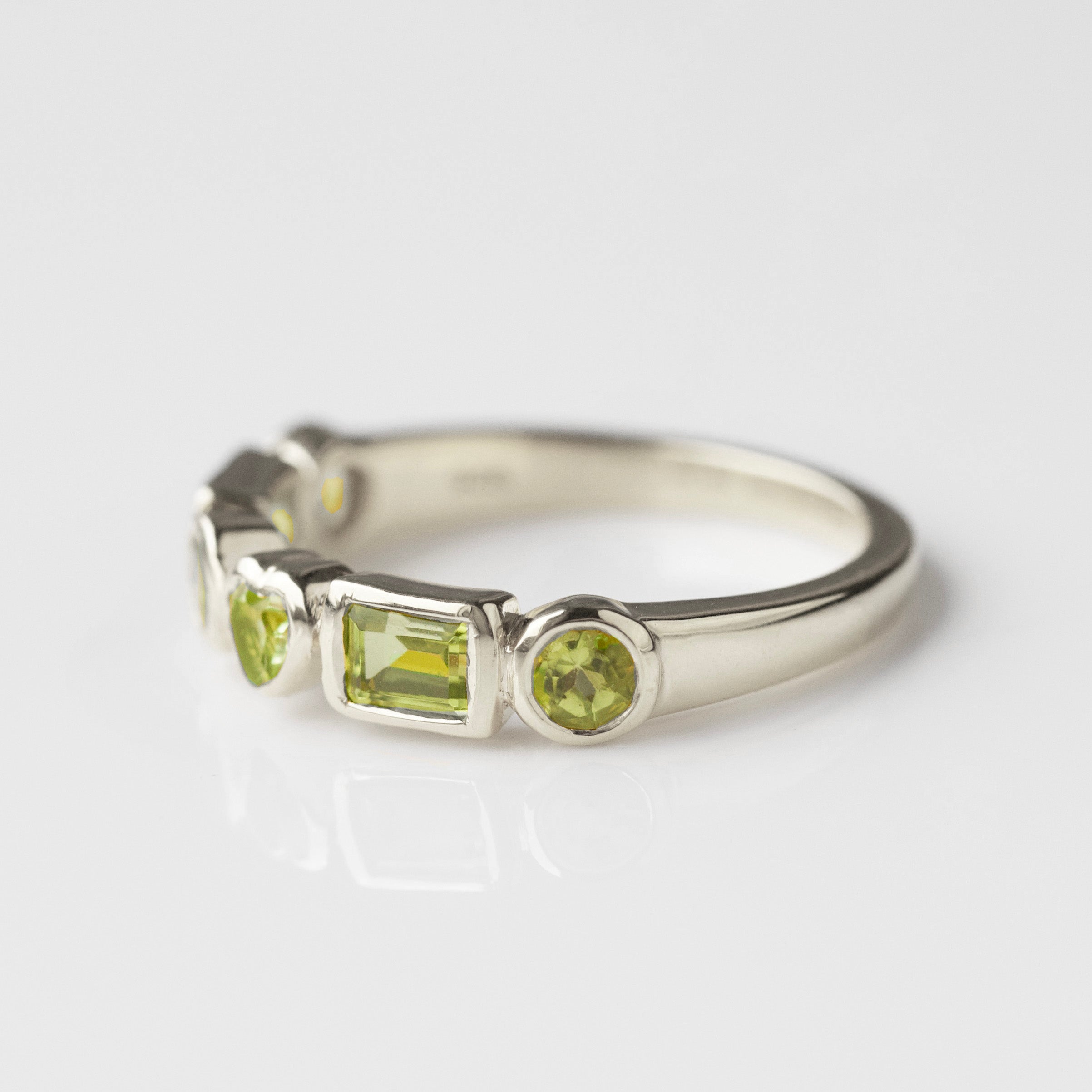 Lucky In Love Peridot Ring for Women - Dainty Green Gemstone Jewelry Gift for Her - Perfect for Valentine's Day, Anniversary & Everyday Elegance