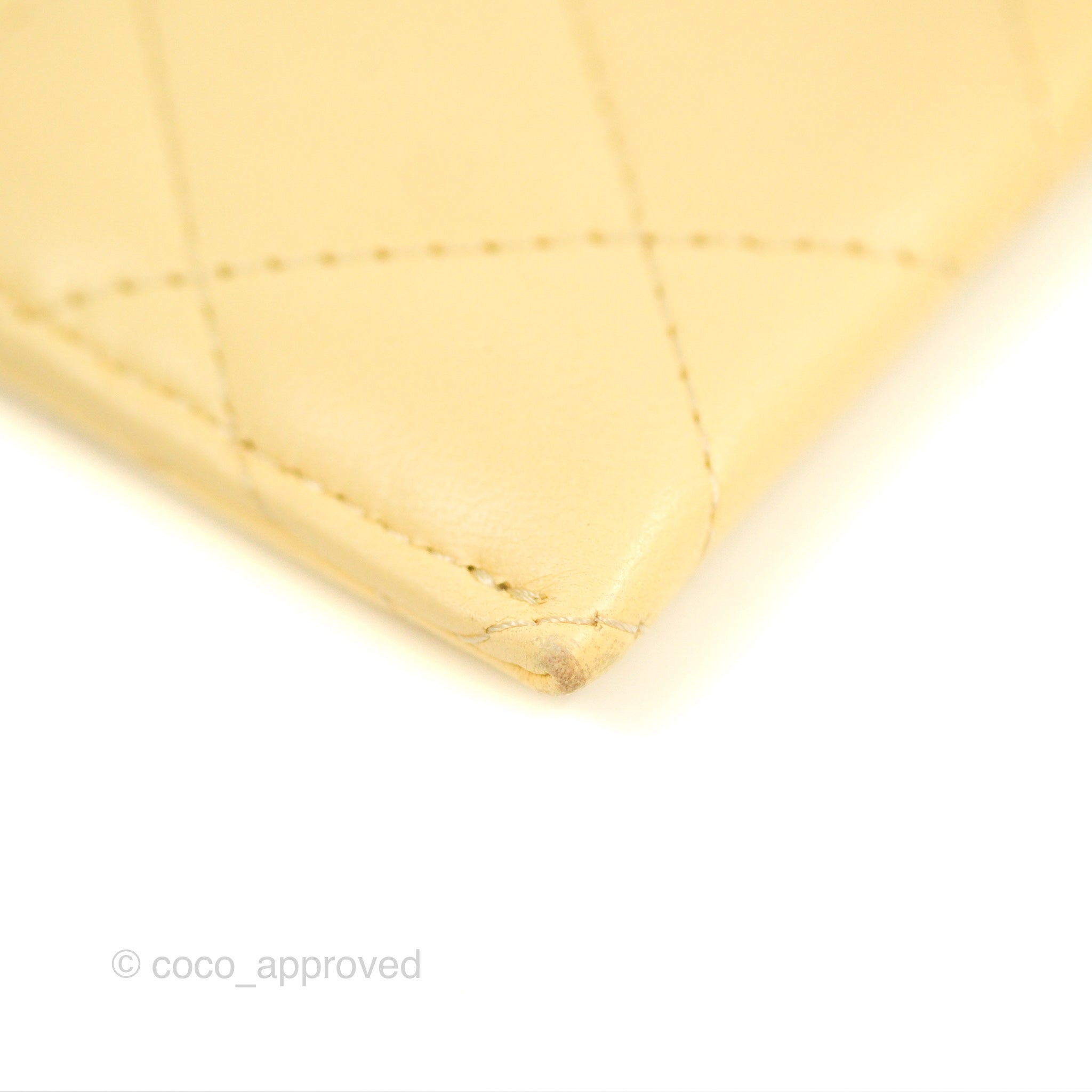Chanel Classic Lambskin Flat Card Holder with Yellow Gold Hardware - Luxury Slim Wallet for Women, Perfect for Everyday Use & Gift Giving