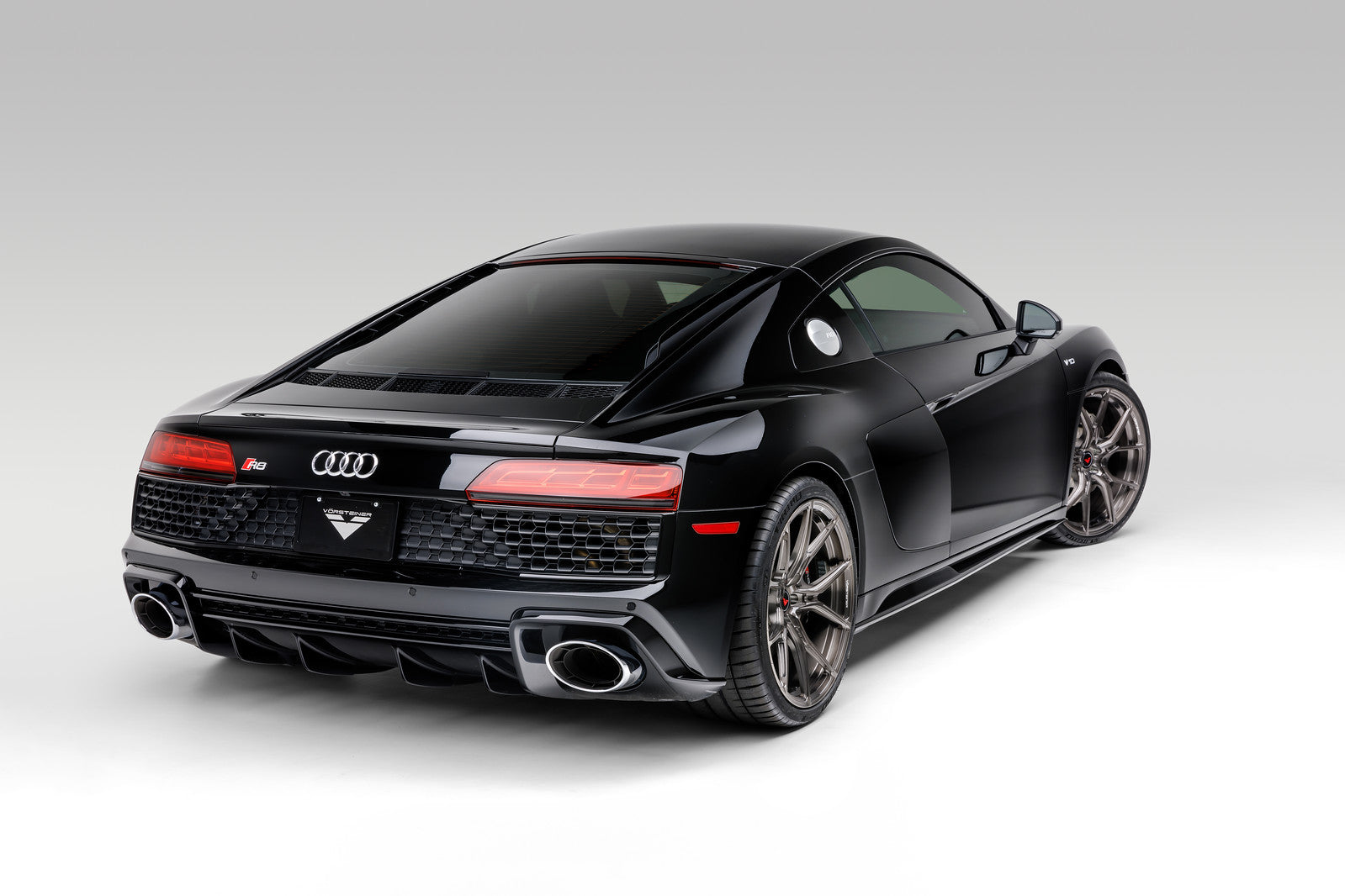 Audi R8 20 VPX 101 Liquid Smoke - High Performance Car Accessory for Racing & Car Enthusiasts - Perfect for Track Days & Auto Shows