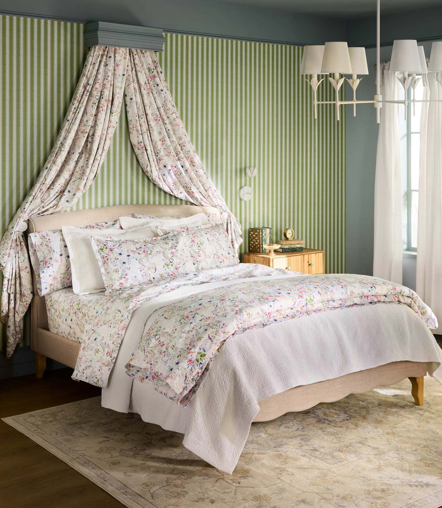 Chloe Floral Percale Sheet Set - Luxury 100% Cotton Bed Sheets, Soft & Breathable for All Seasons - Perfect for Master Bedroom, Guest Room, or Vacation Home