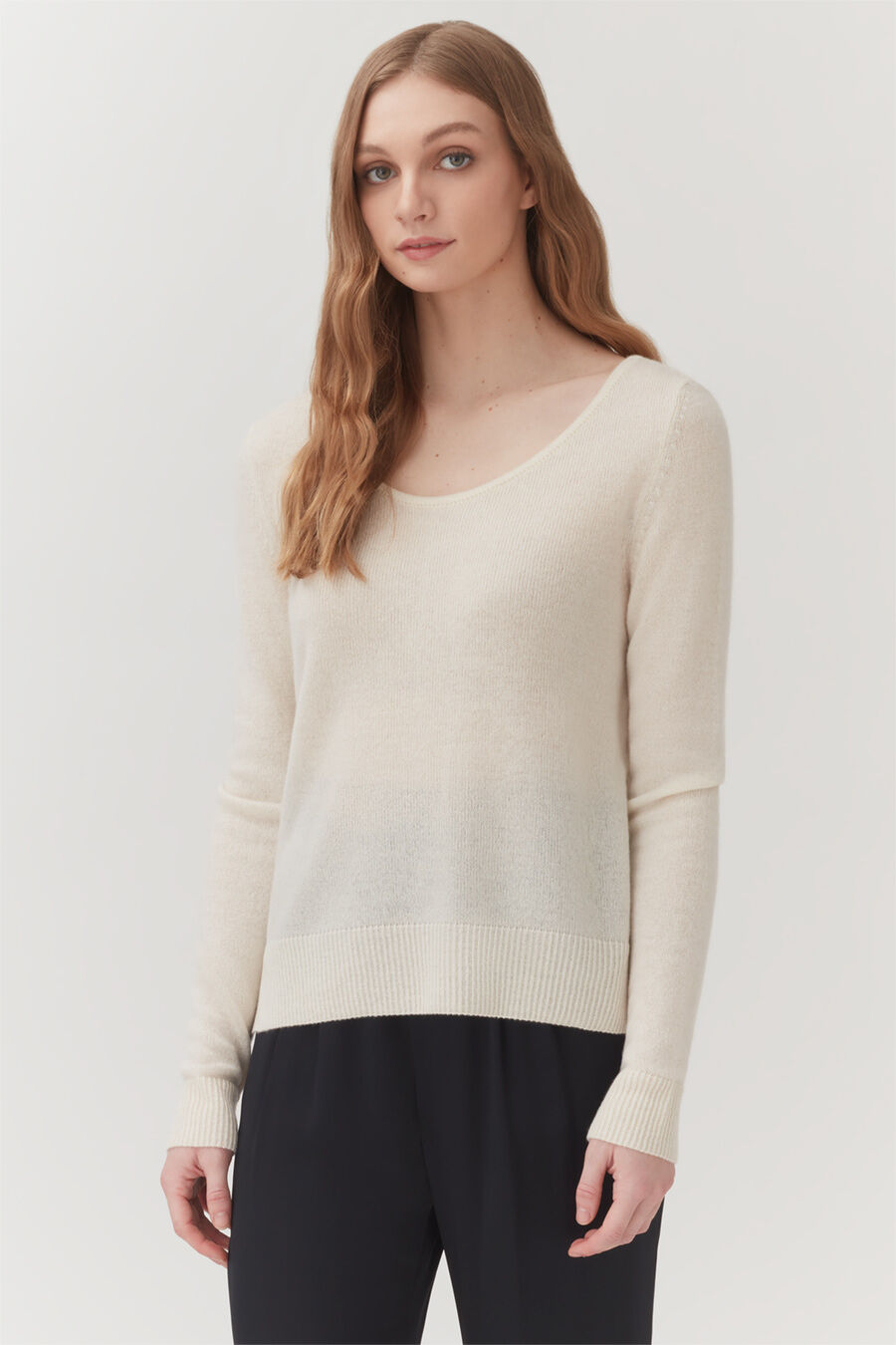Premium Single Origin Cashmere Scoop Neck Sweater for Women - Soft & Luxurious Winter Pullover - Perfect for Office, Date Night & Holiday Gatherings