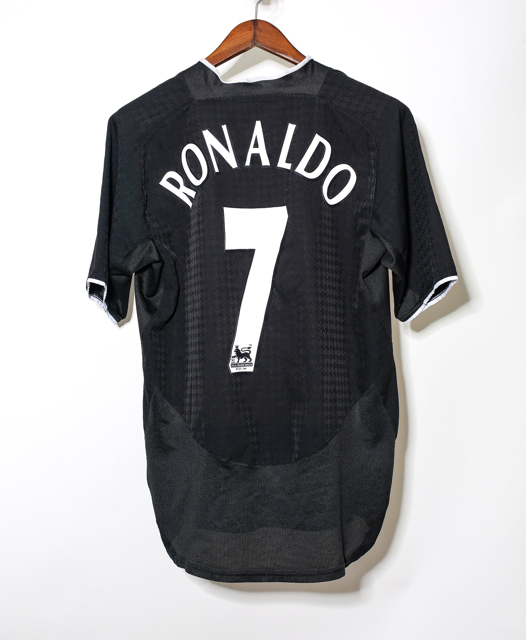 2004 Manchester United Away Jersey #7 Cristiano Ronaldo - Authentic Soccer Shirt for Fans & Collectors - Perfect for Matchdays, Gifts & Memorabilia Display