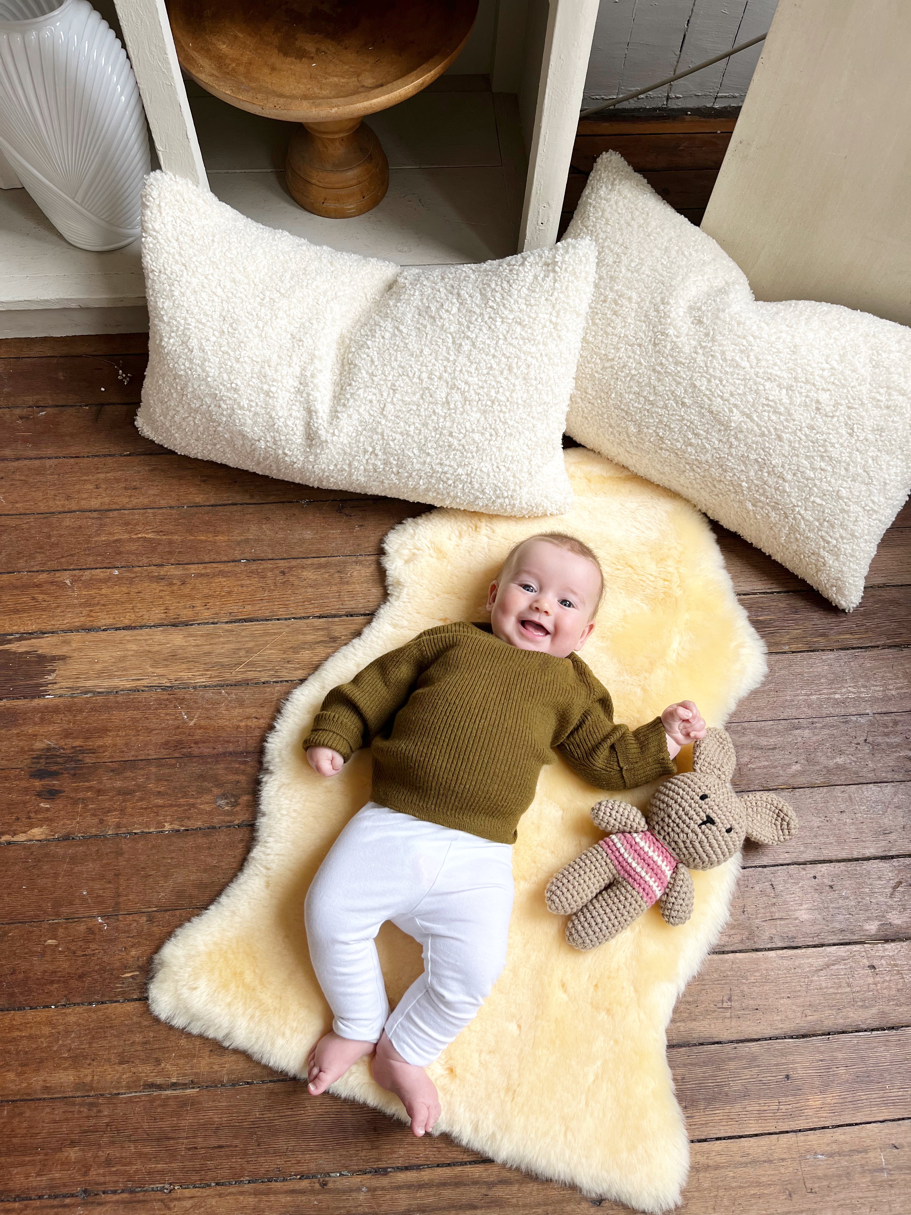 Premium Natural Sheepskin Baby Blanket - Soft & Hypoallergenic for Newborns, Infants & Toddlers - Perfect for Nursery, Stroller, Car Seat & Photo Shoots