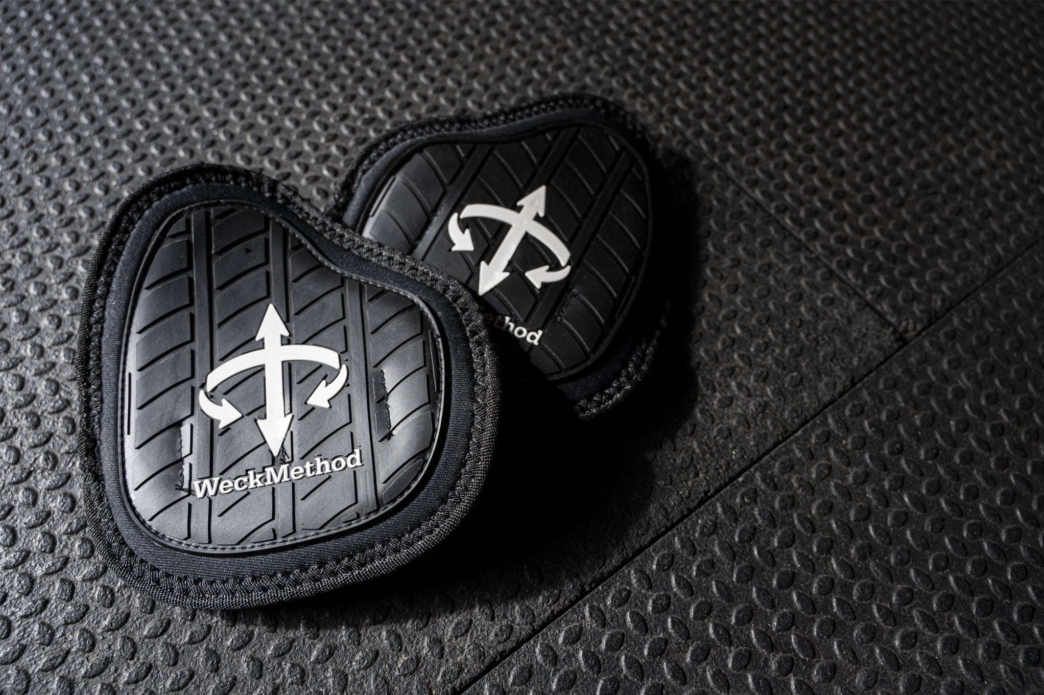 WM Punch Pads - Heavy Duty Punching Bag Hand Pads for Boxing, MMA & Martial Arts Training - Perfect for Gym, Home Workouts & Professional Fighters