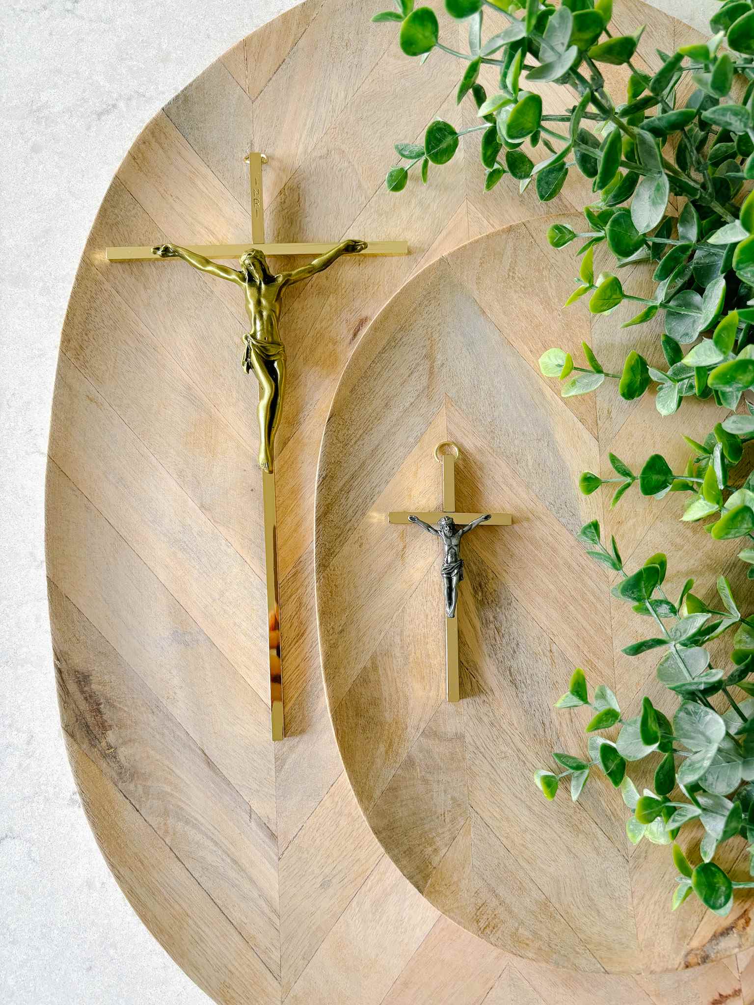 Stunning Metal Crucifix - Religious Cross Pendant for Necklace, Home Decor & Gifts - Perfect for Church, Prayer & Spiritual Protection