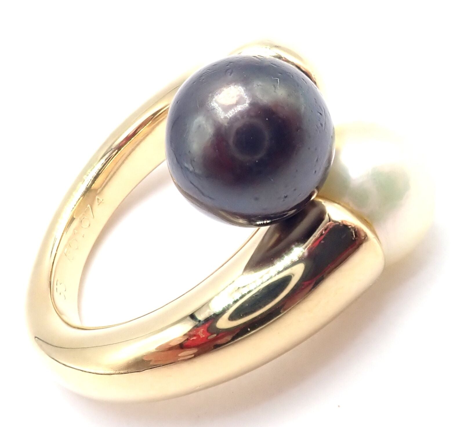 Authentic Cartier Toi Et Moi 18k Yellow Gold White Black Pearl Bypass Band Ring - Luxury Jewelry for Weddings, Anniversaries & Special Occasions