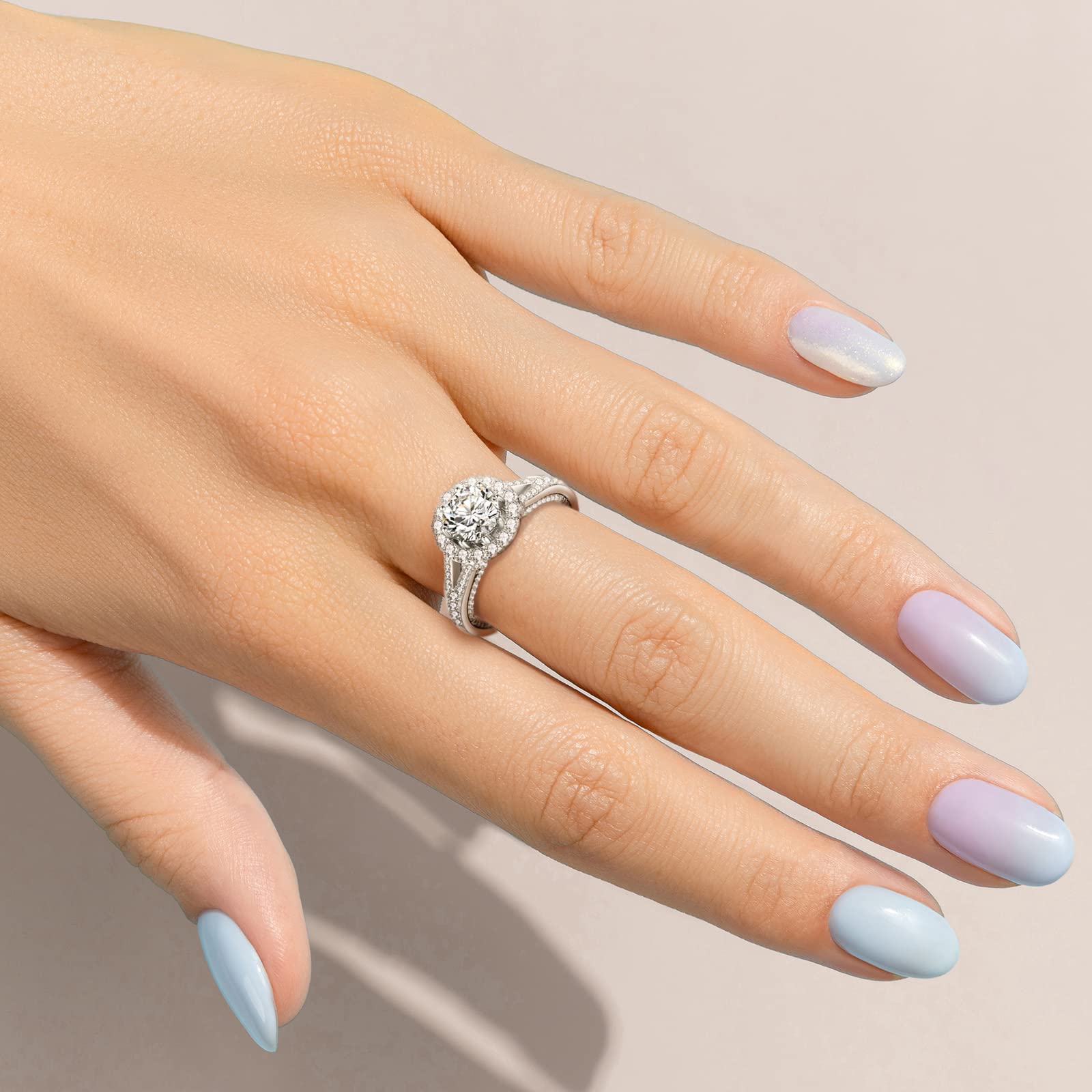 2 Carat Moissanite Engagement Ring for Women - Solitaire Promise Ring in 925 Sterling Silver - Lab Grown Diamond Wedding Band - Perfect Christmas Gift for Mom, Bride & Fiancée - Ideal for Proposals, Anniversaries & Special Occasions