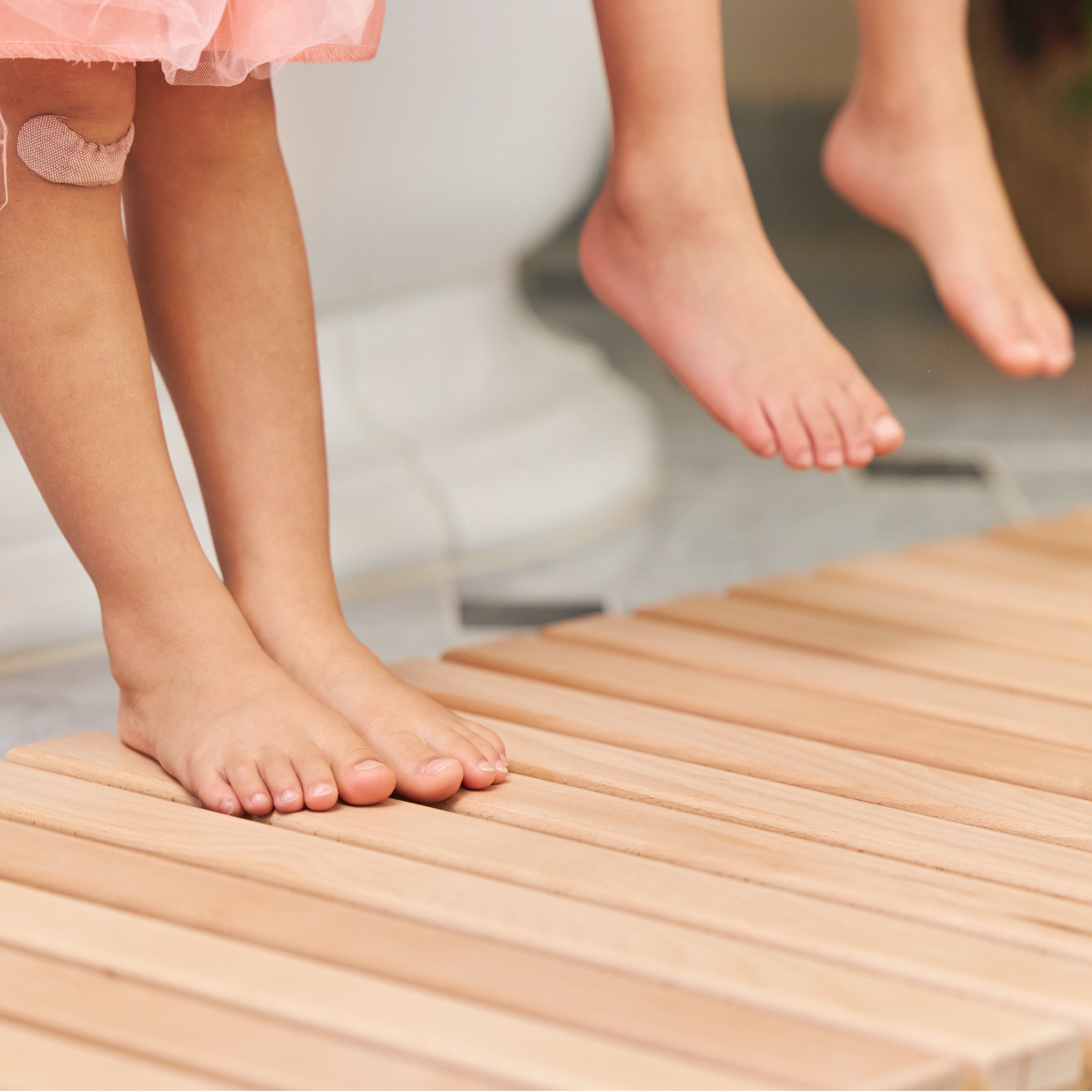Premium Teak Wood Bath Mat - Non-Slip Shower Floor Mat for Bathroom, Spa & Poolside - Water-Resistant & Fast-Drying Wooden Mat for Wet Areas