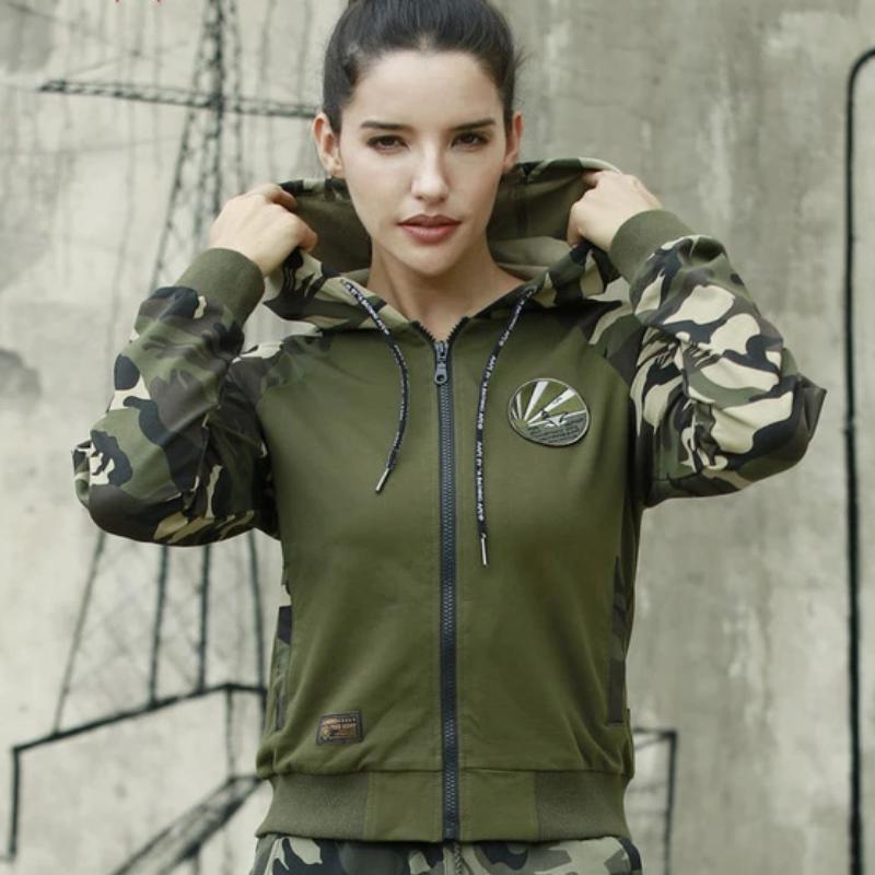 Military Camo Zip Up Hoodie for Men & Women - Warm Fleece Jacket for Outdoor, Hunting & Casual Wear