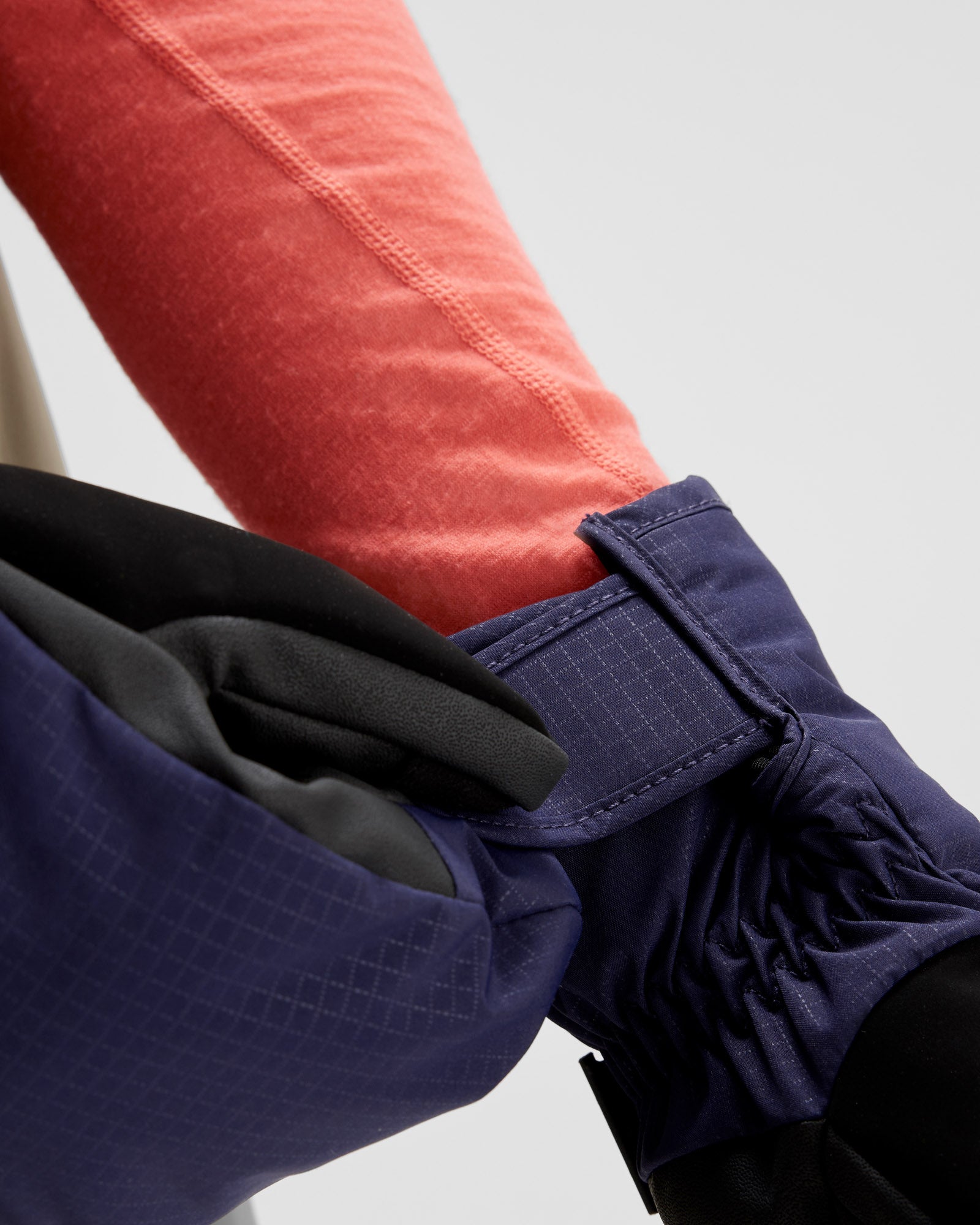 PWDR Days Insulated Snow Mittens - Waterproof Winter Gloves for Men & Women - Dark Horizon - Perfect for Skiing, Snowboarding & Cold Weather Activities