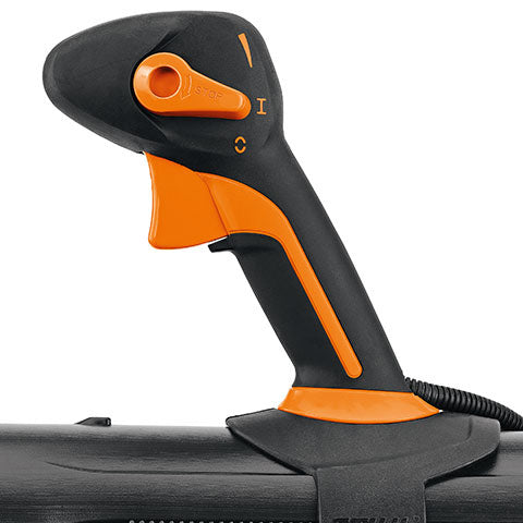 STIHL BR 700 Backpack Leaf Blower - Low Emission, High Power Gas Blower for Yard Cleaning | Perfect for Landscaping, Lawn Care & Fall Leaf Removal