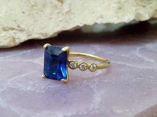 Deep Blue Sapphire Ring – Rectangle Emerald Cut Gemstone in Gold for Women | Royal Navy Blue Wedding Gift for Brides, Engagement, Anniversary & Special Occasions