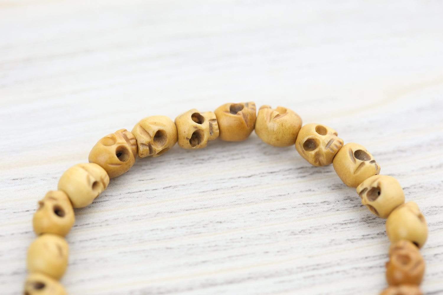 Hand Carved Skull Wrist Mala Beads - 108 Natural Wood Prayer Beads for Meditation, Yoga & Spiritual Practice - Buddhist & Hindu Prayer Bracelet for Men & Women