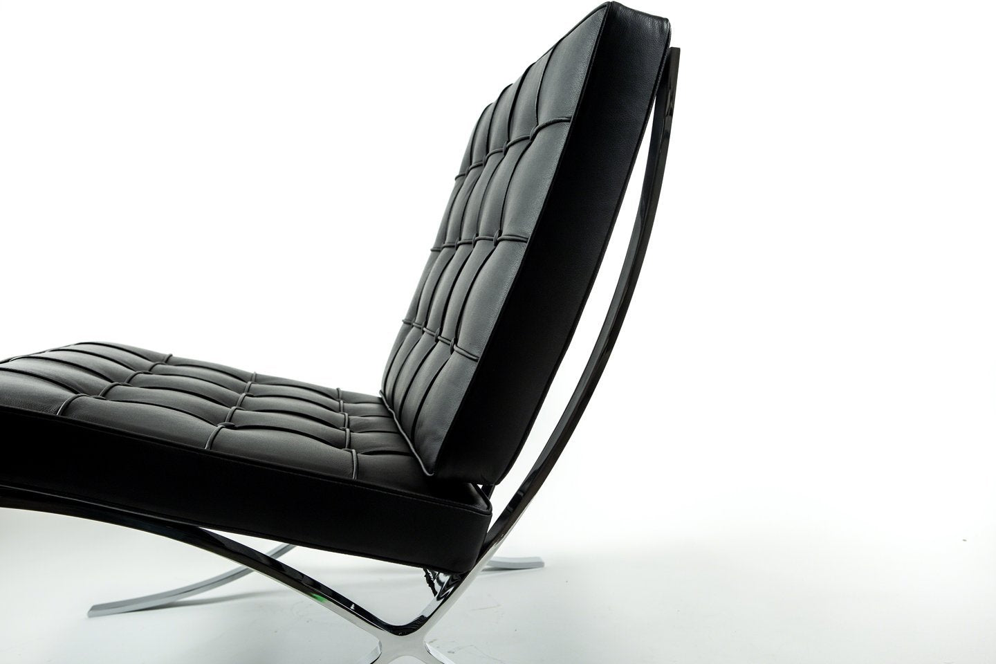 Mies van der Rohe Barcelona Pavilion Chair - Modernist Lounge Chair for Living Room, Office & Luxury Spaces - Mid-Century Inspired Design with Chrome Frame & Leather Upholstery