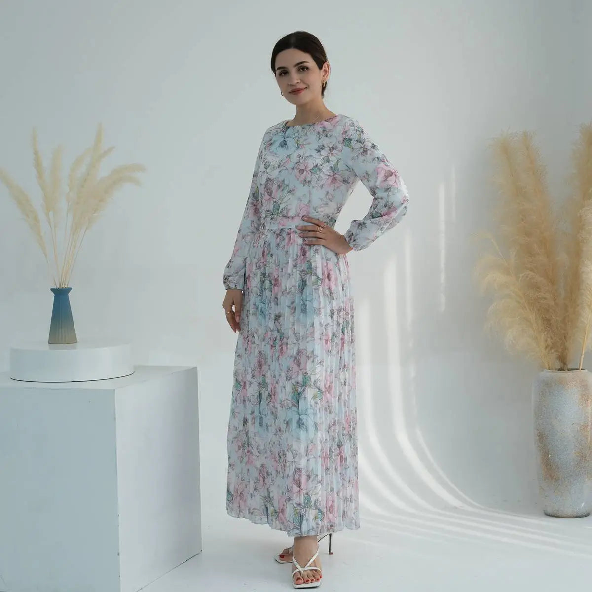 Elegant Muslim Women's Pleated Chiffon Printed Abaya Dress - Modest Islamic Prayer Dress for Mosque & Special Occasions