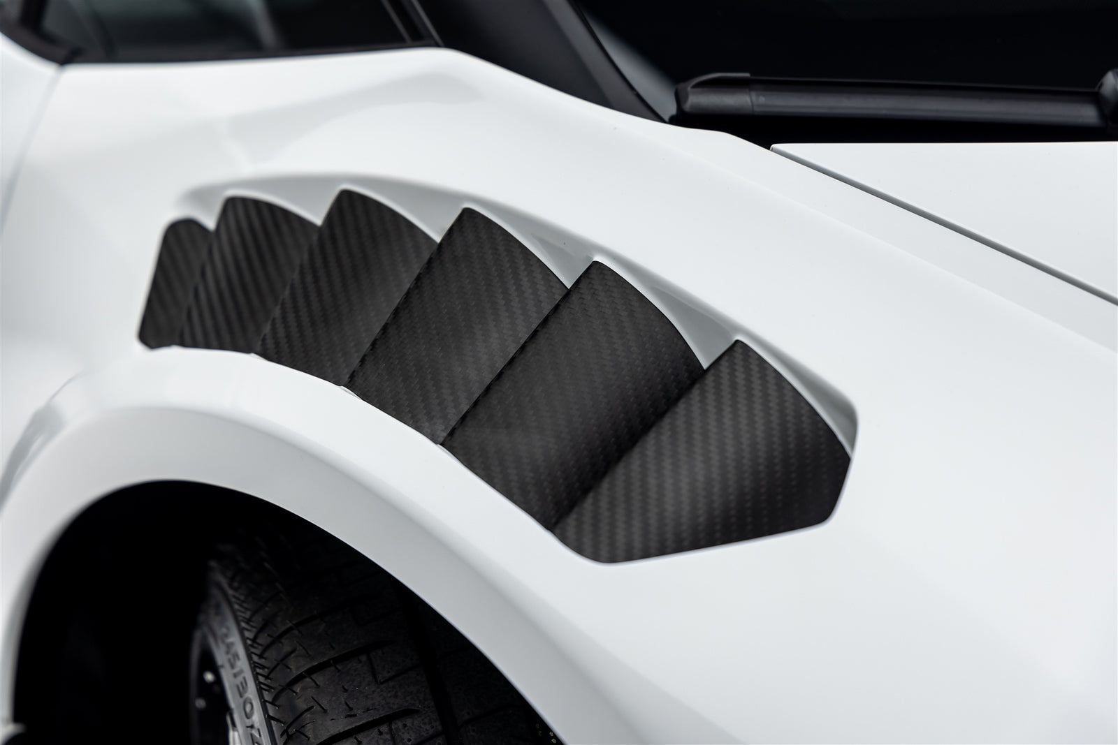 Lamborghini Huracan EVO 2WD Monza Aero Program CB 01 - High Performance Sports Car for Racing Enthusiasts | Perfect for Track Days and Supercar Events